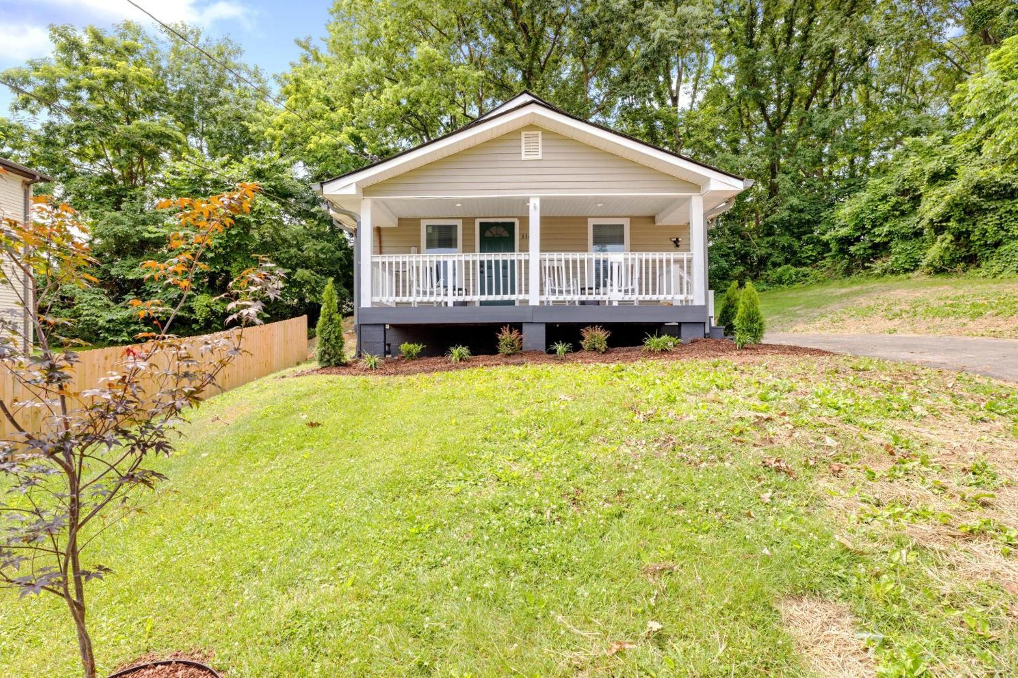 2BR 1BA Remodeled House in Gray Community view 4