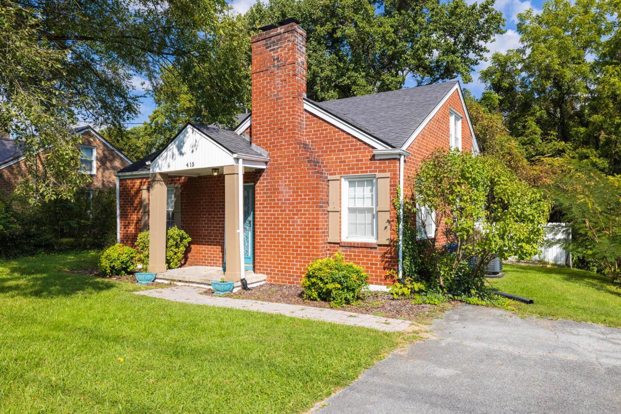 3BR 2BA house steps from historic Jonesborough view 3
