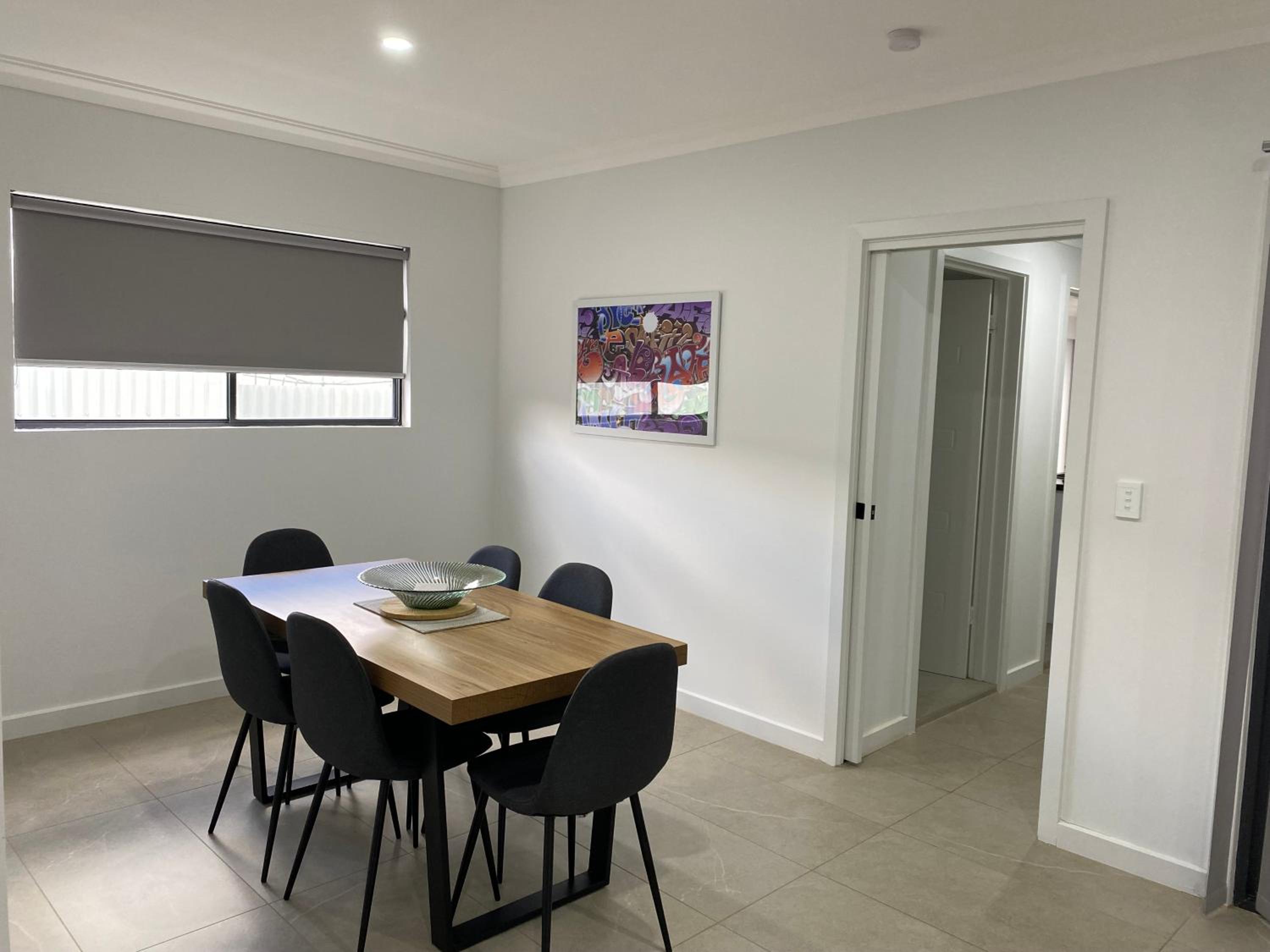 Lux Modern 4 Bedroom House Central CBD