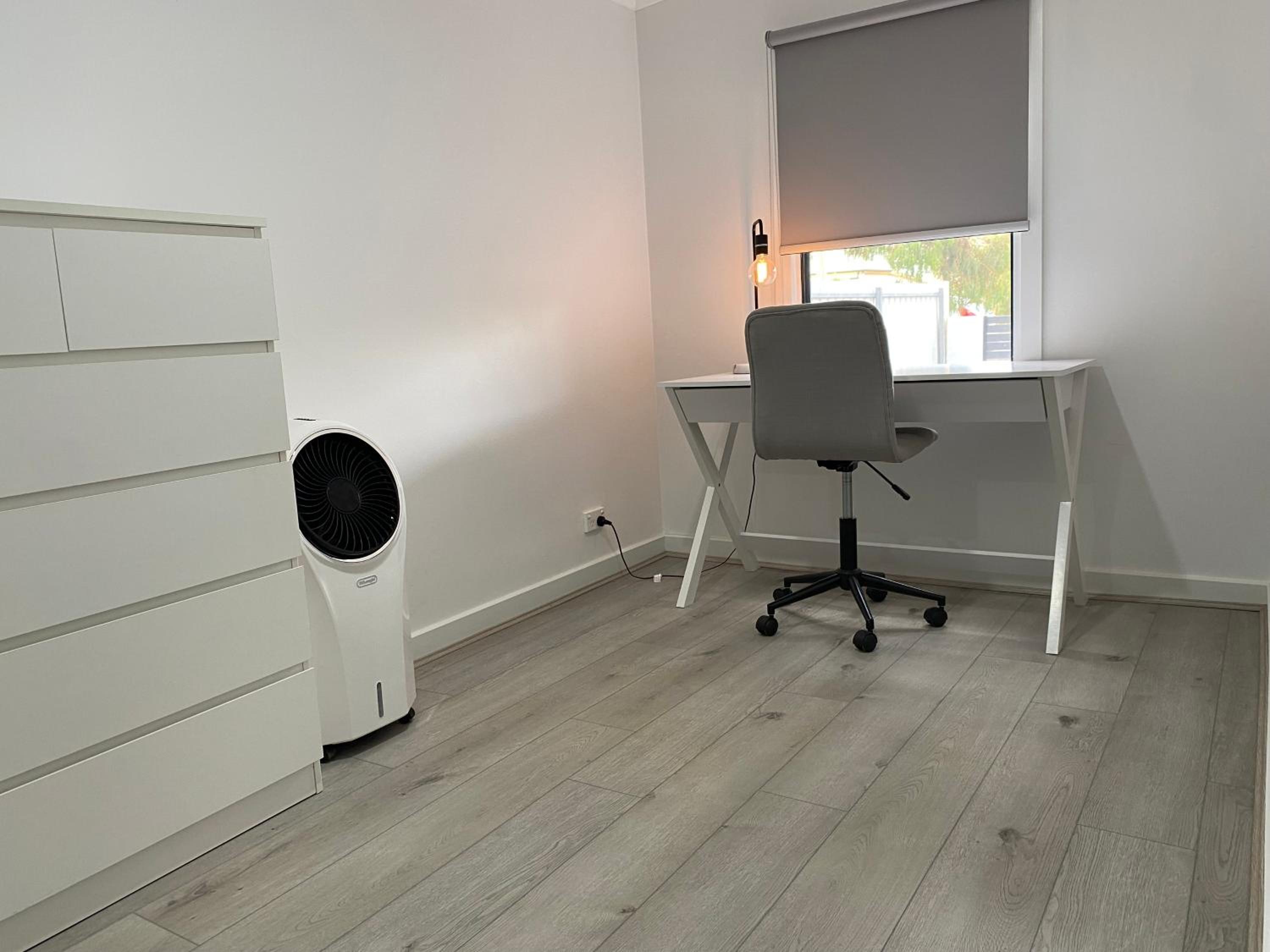 Lux Modern 4 Bedroom House Central CBD