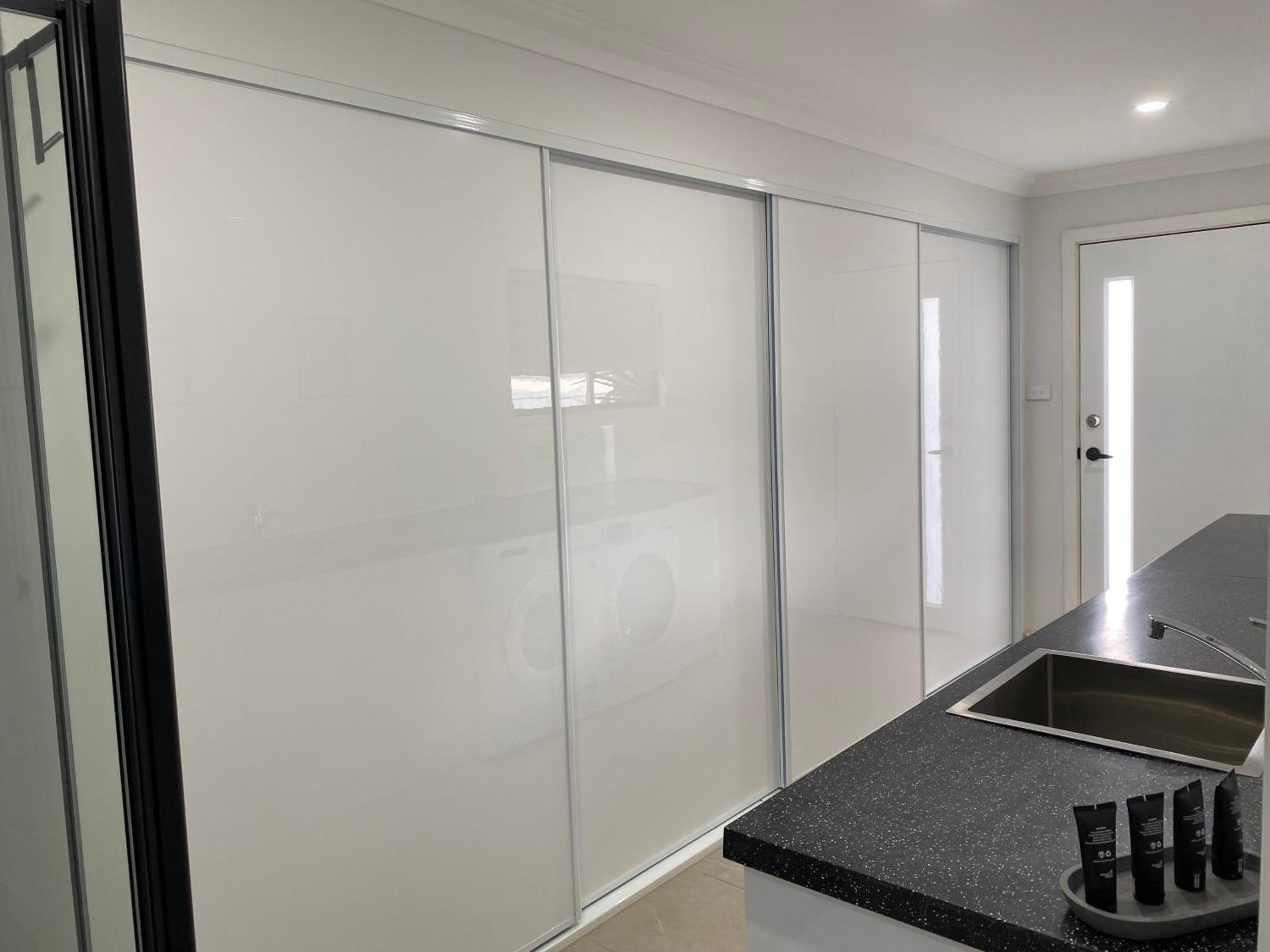 Lux Modern 4 Bedroom House Central CBD