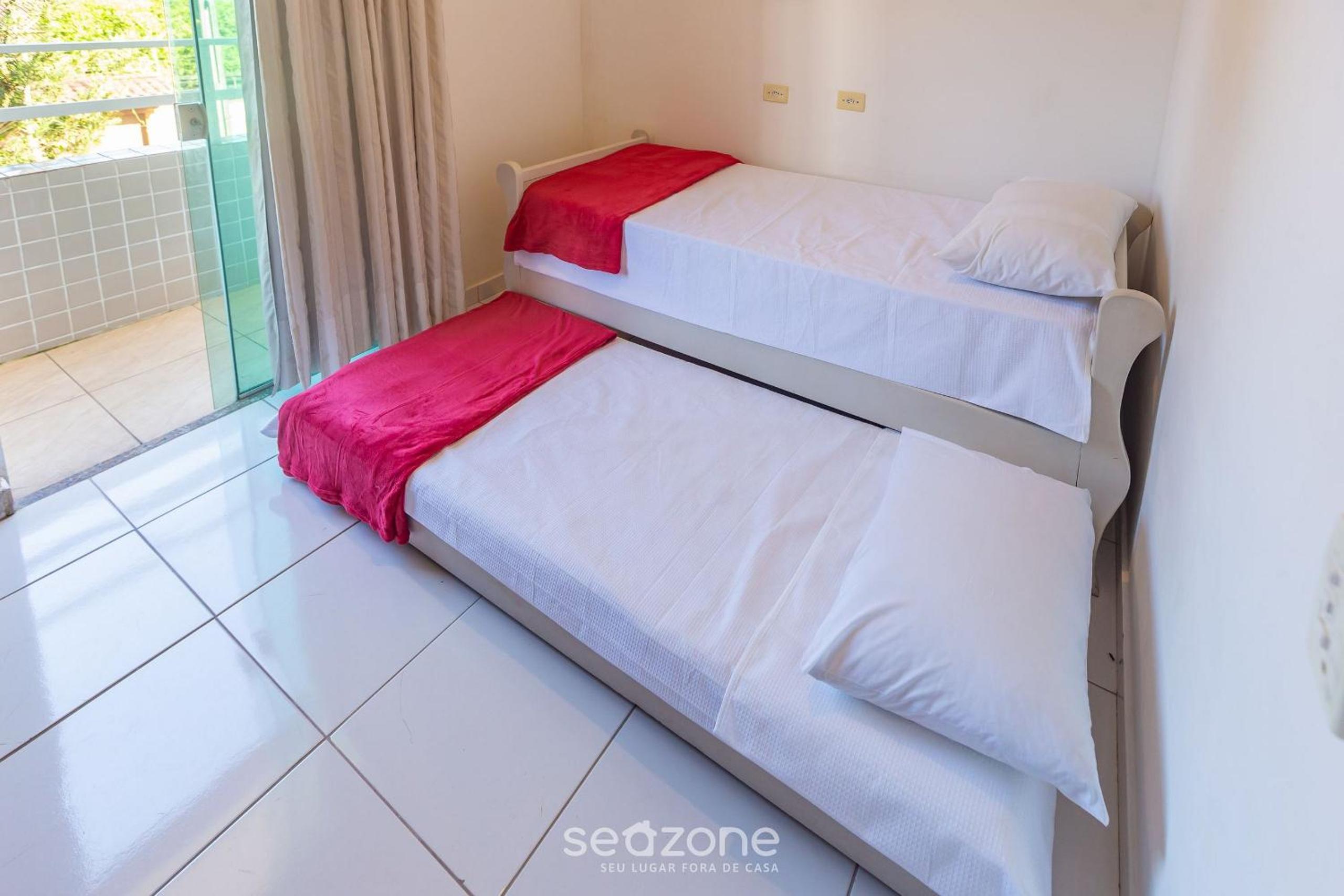 Beautiful apart with balcony and barbecue ECU102