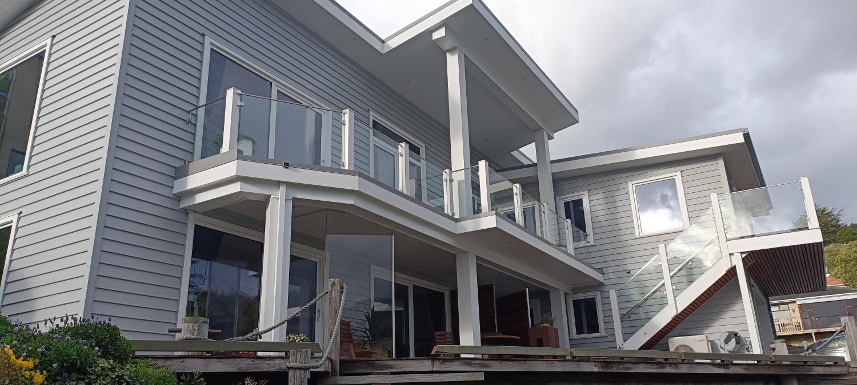 Luxurious waterfront accommodation