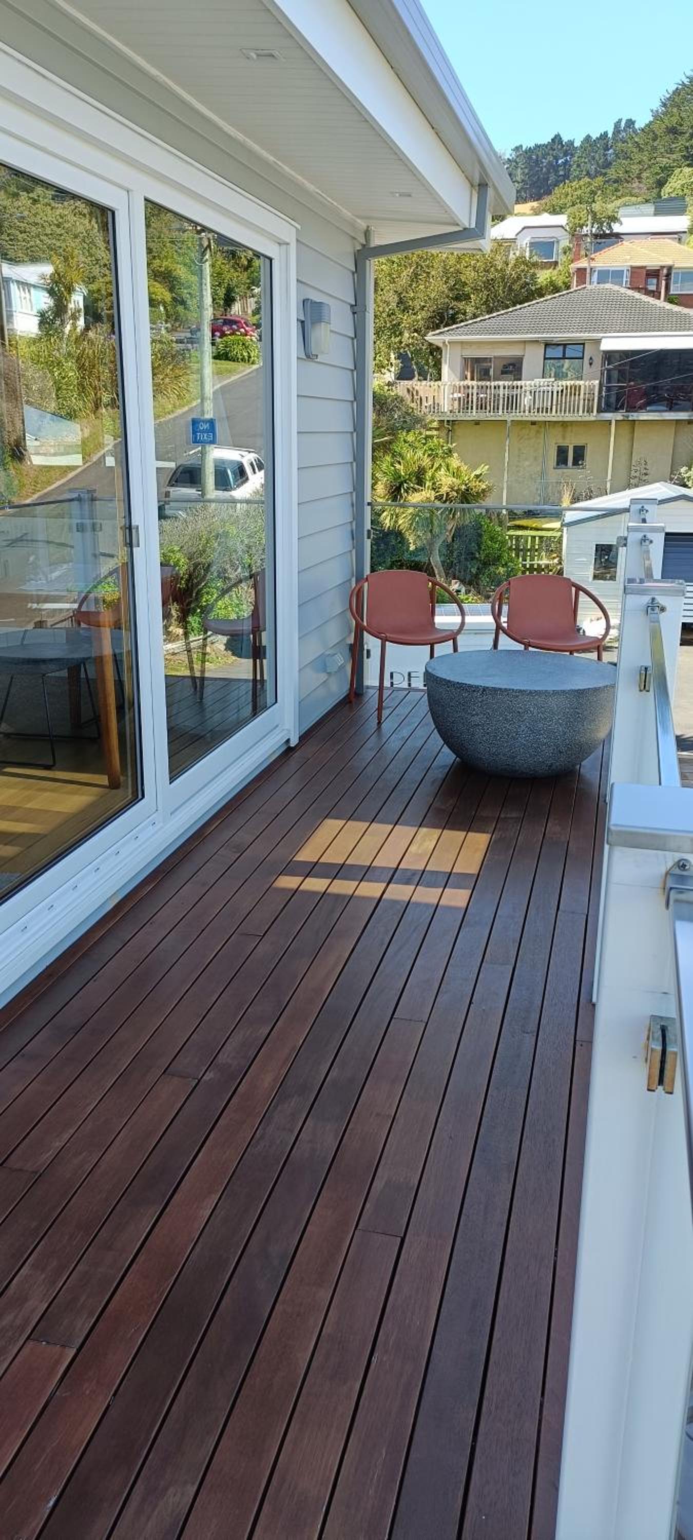 Luxurious waterfront accommodation