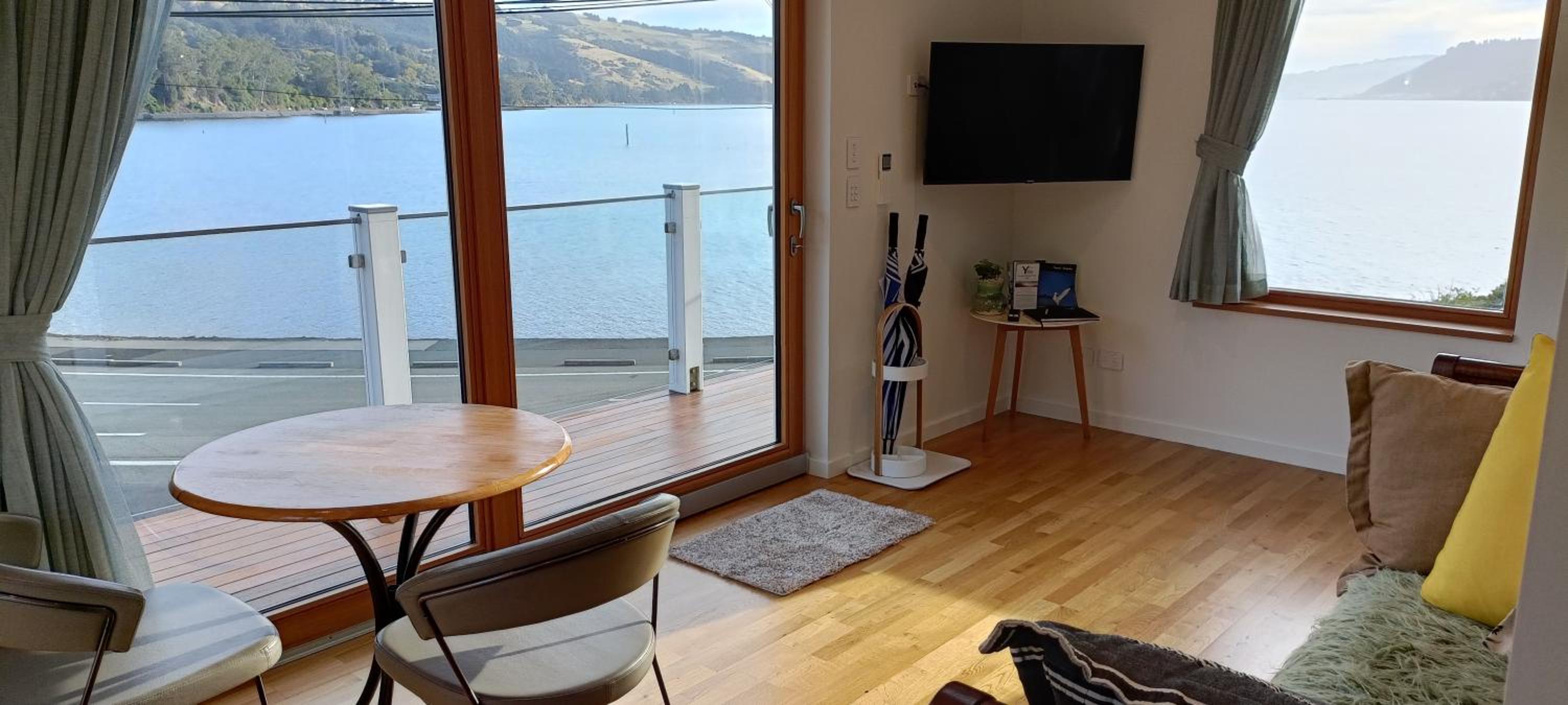 Luxurious waterfront accommodation