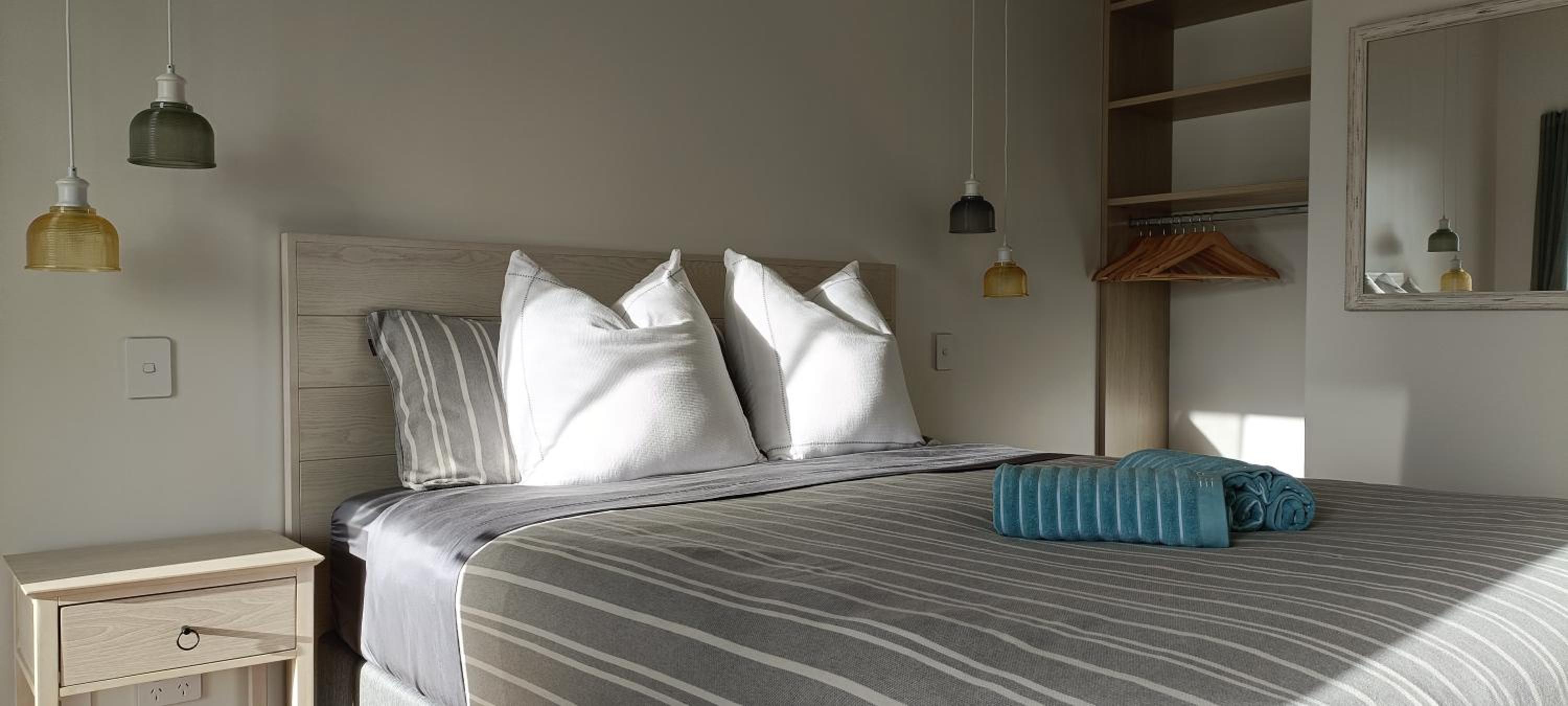 Luxurious waterfront accommodation