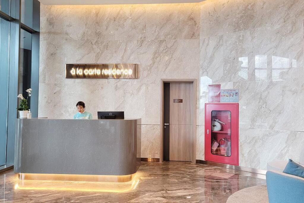Luxury sea view apartment in 5* A la carte Halong view 3