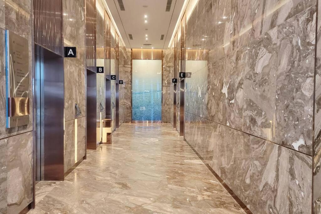 Luxury sea view apartment in 5* A la carte Halong view 5