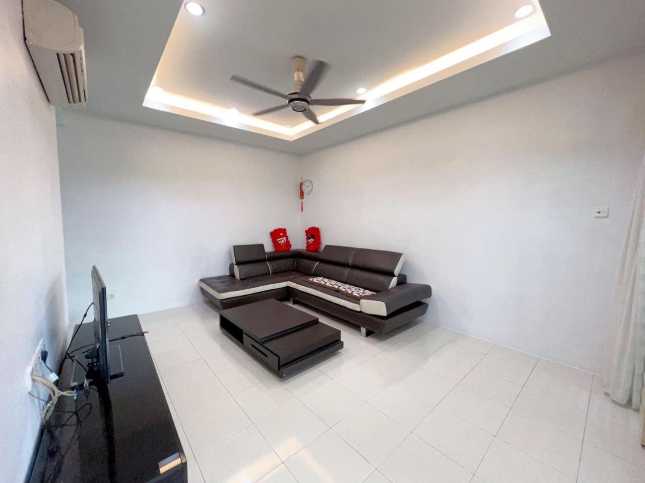 Semi D​ with modern stay photo 1