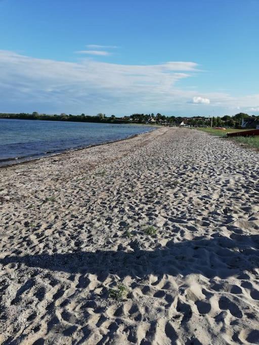 Strandlejlighed med havudsigt