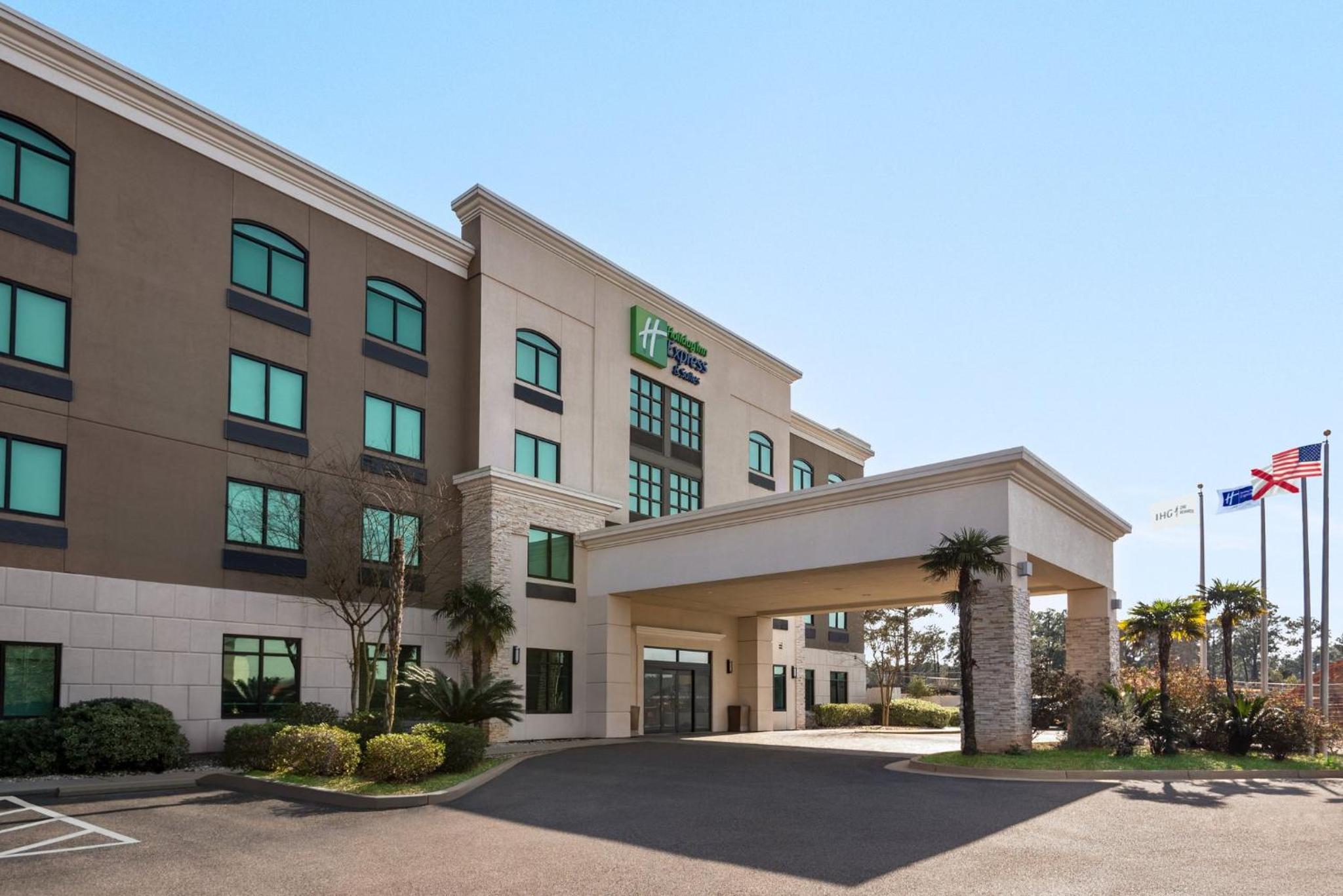 Hotel Holiday Inn Express & Suites Mobile West I-10, an IHG Hotel - Image 1