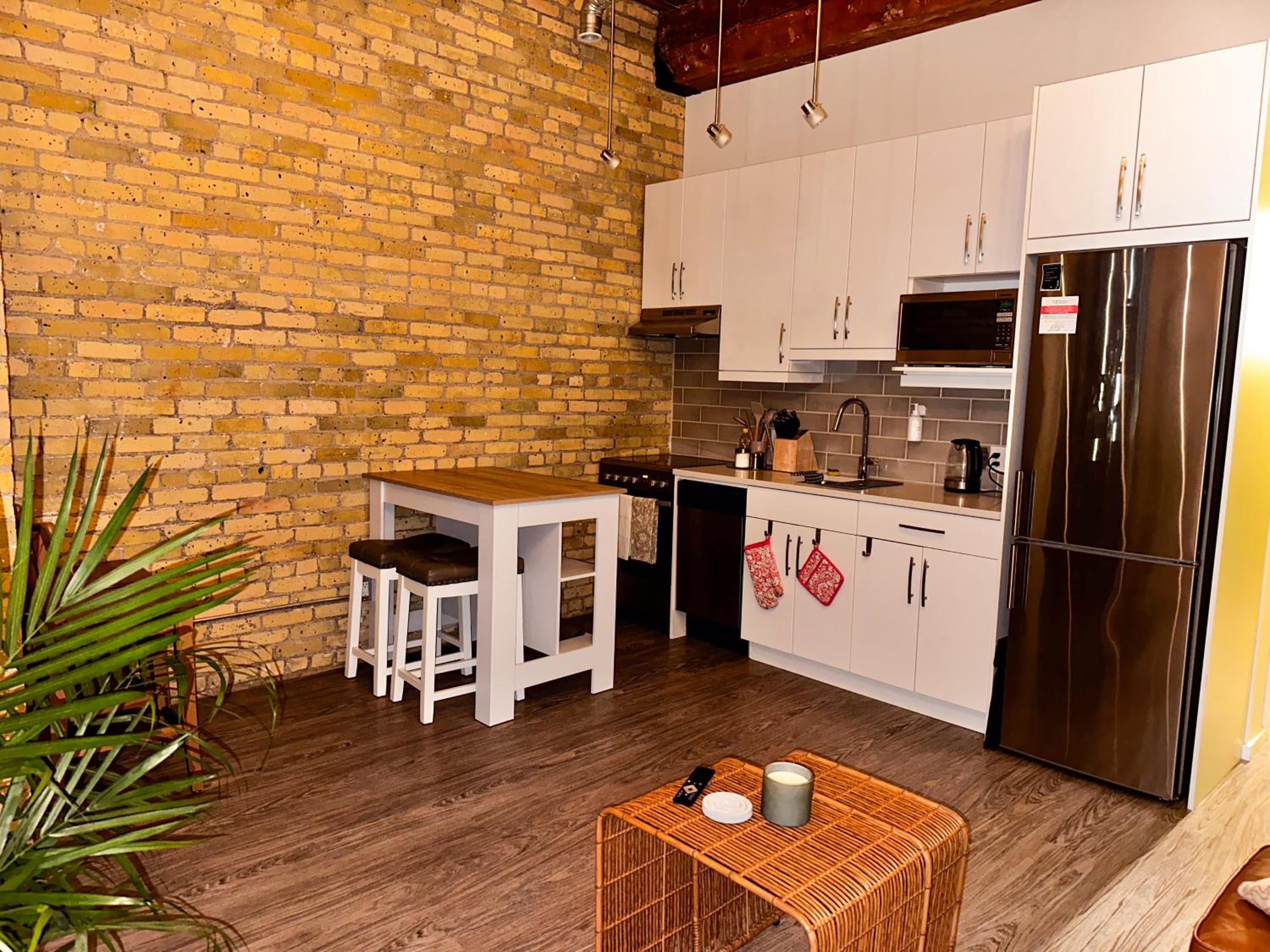Heart of the City: Cozy 2-Bed Loft