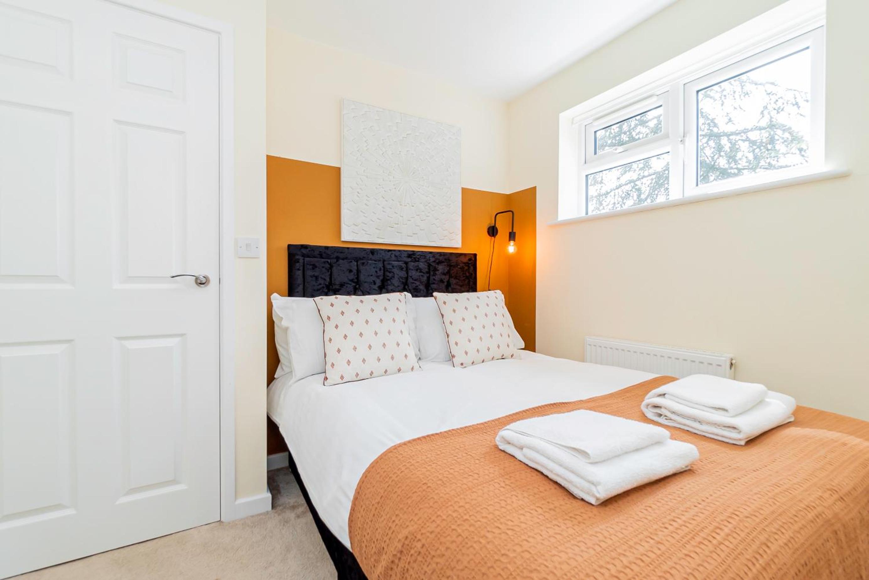 4-BedHaven in Fawley Perfect for ExtendedStays! view 5