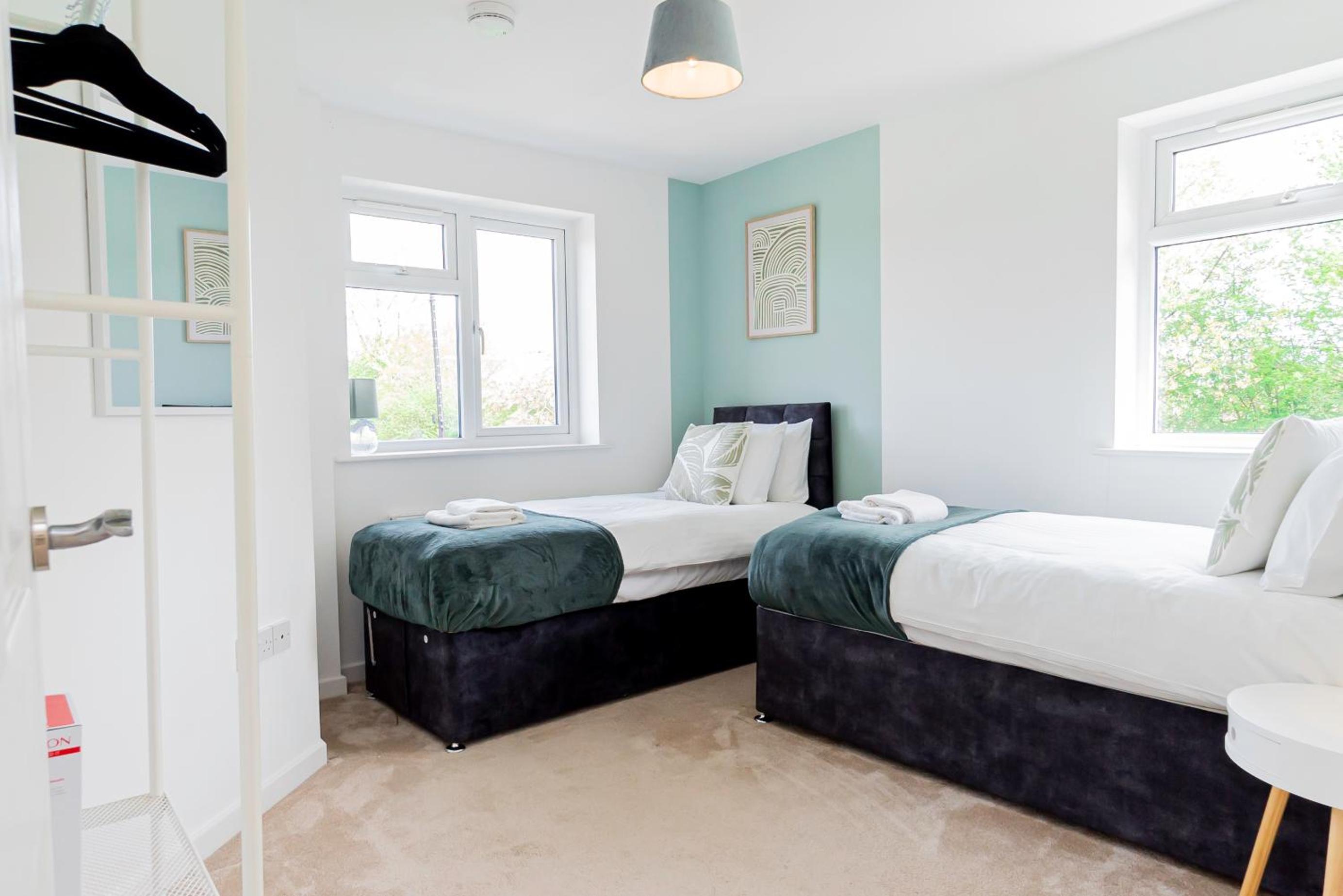 4-BedHaven in Fawley Perfect for ExtendedStays! view 4