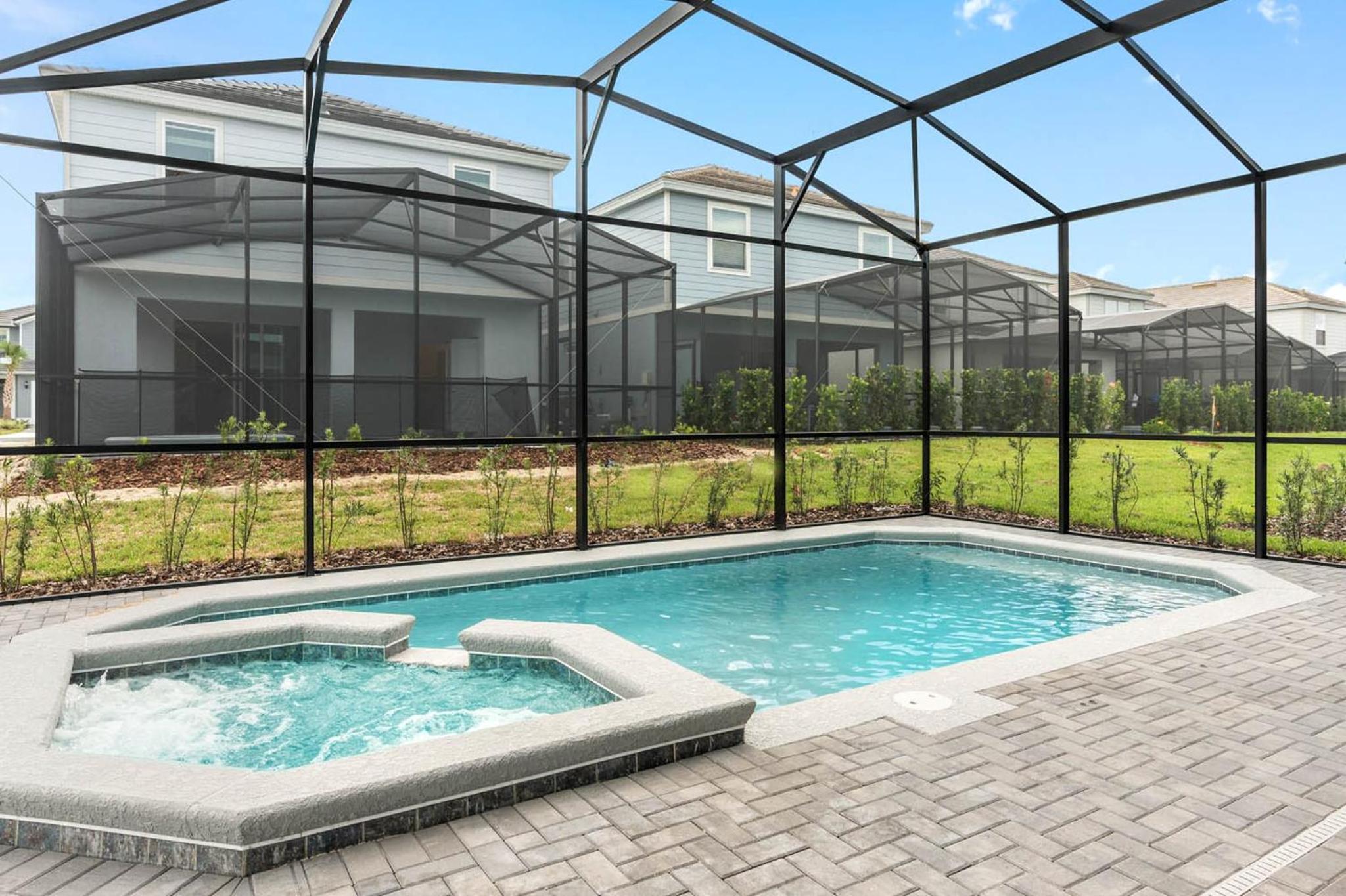 Luxury Home Sleeps 17 - Pool Hot Tub BBQ & Games view 5