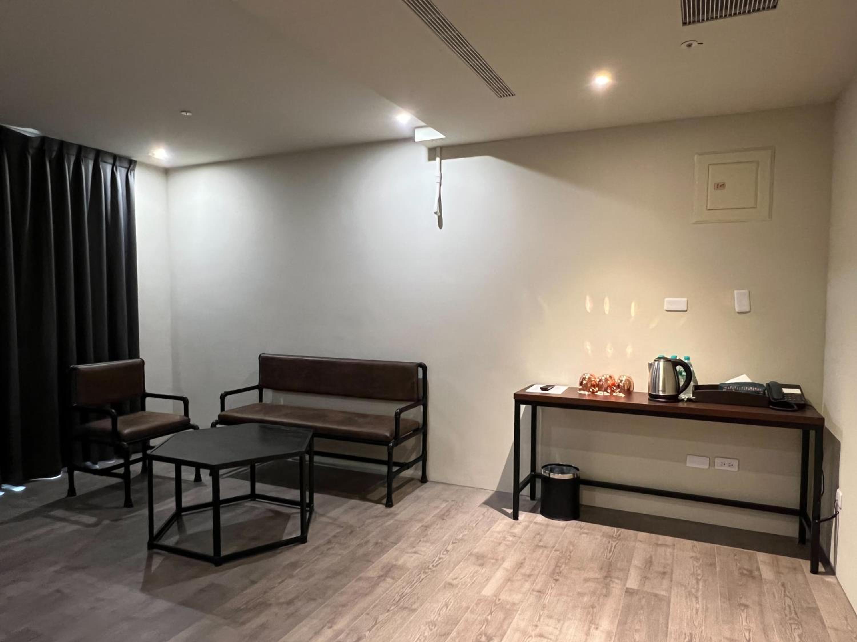 Saint Hostel