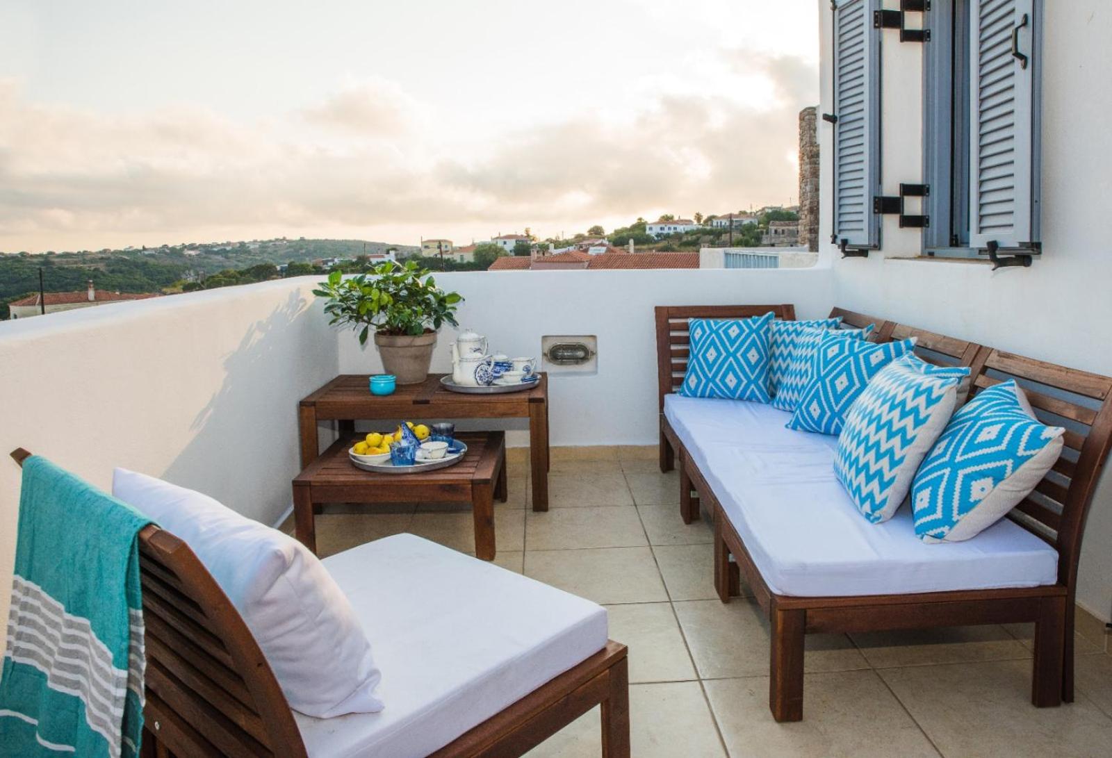 Domus Arch Residences