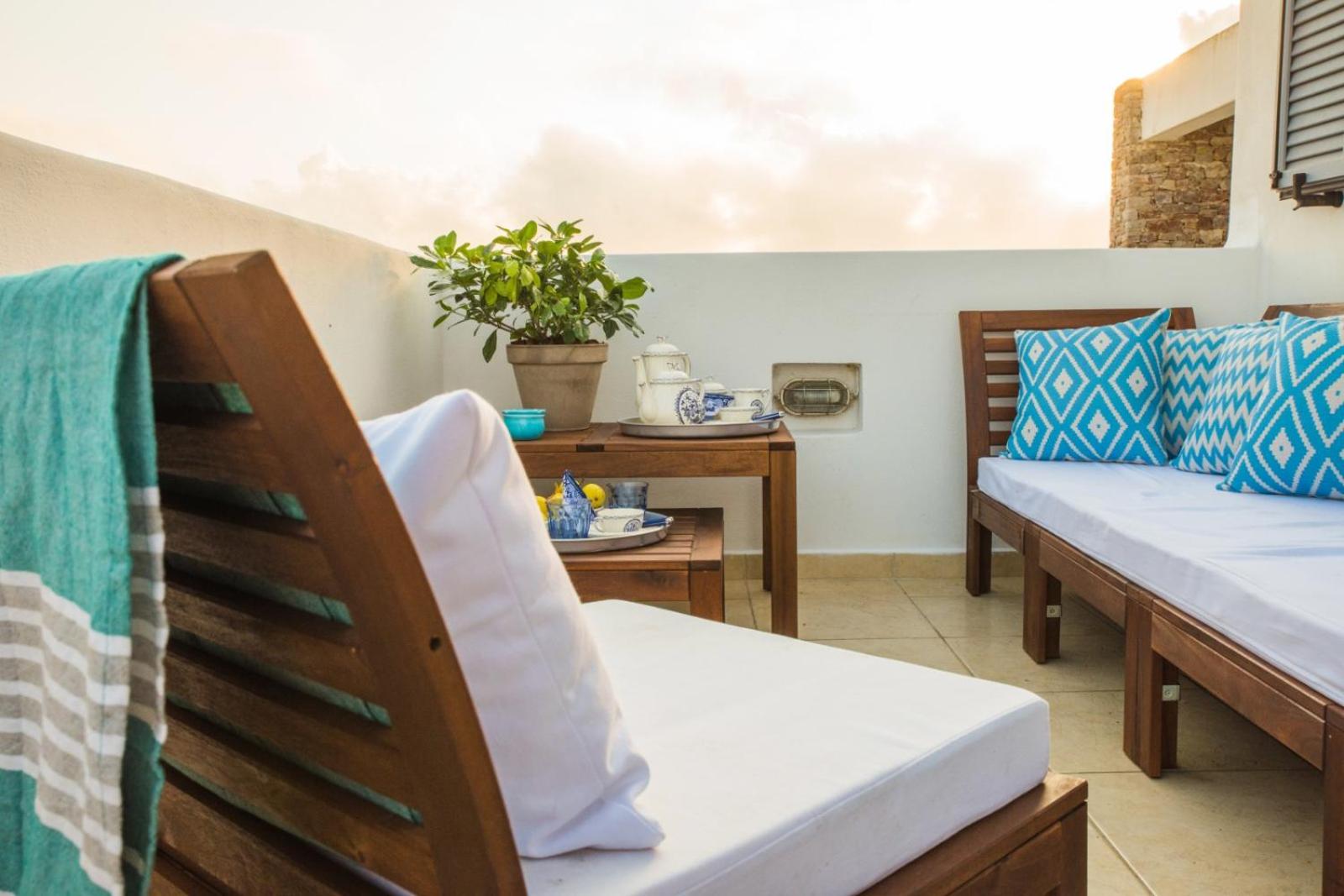 Domus Arch Residences