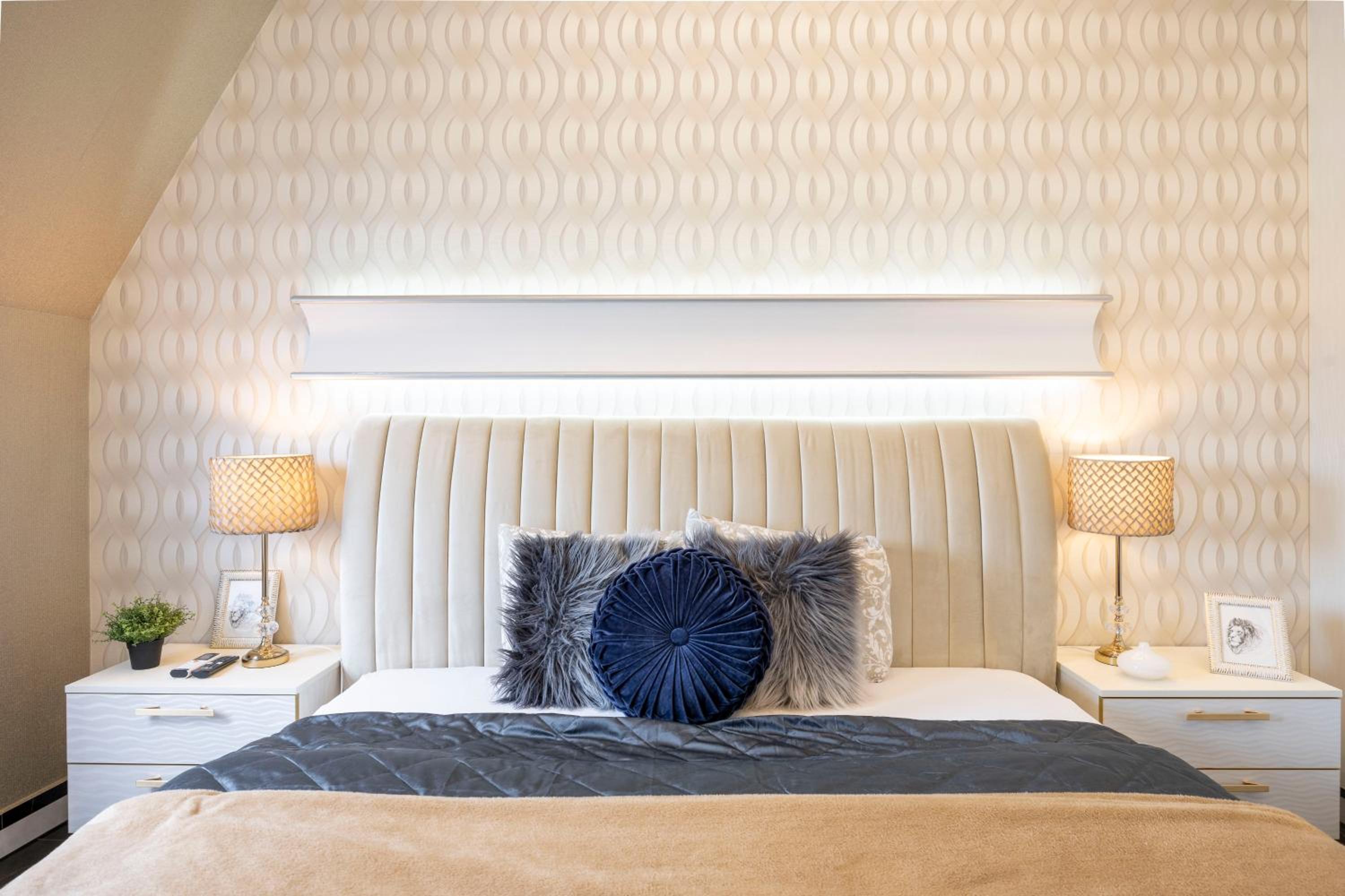 Luxury Royal Central Apartment by Prestige Homes view 5