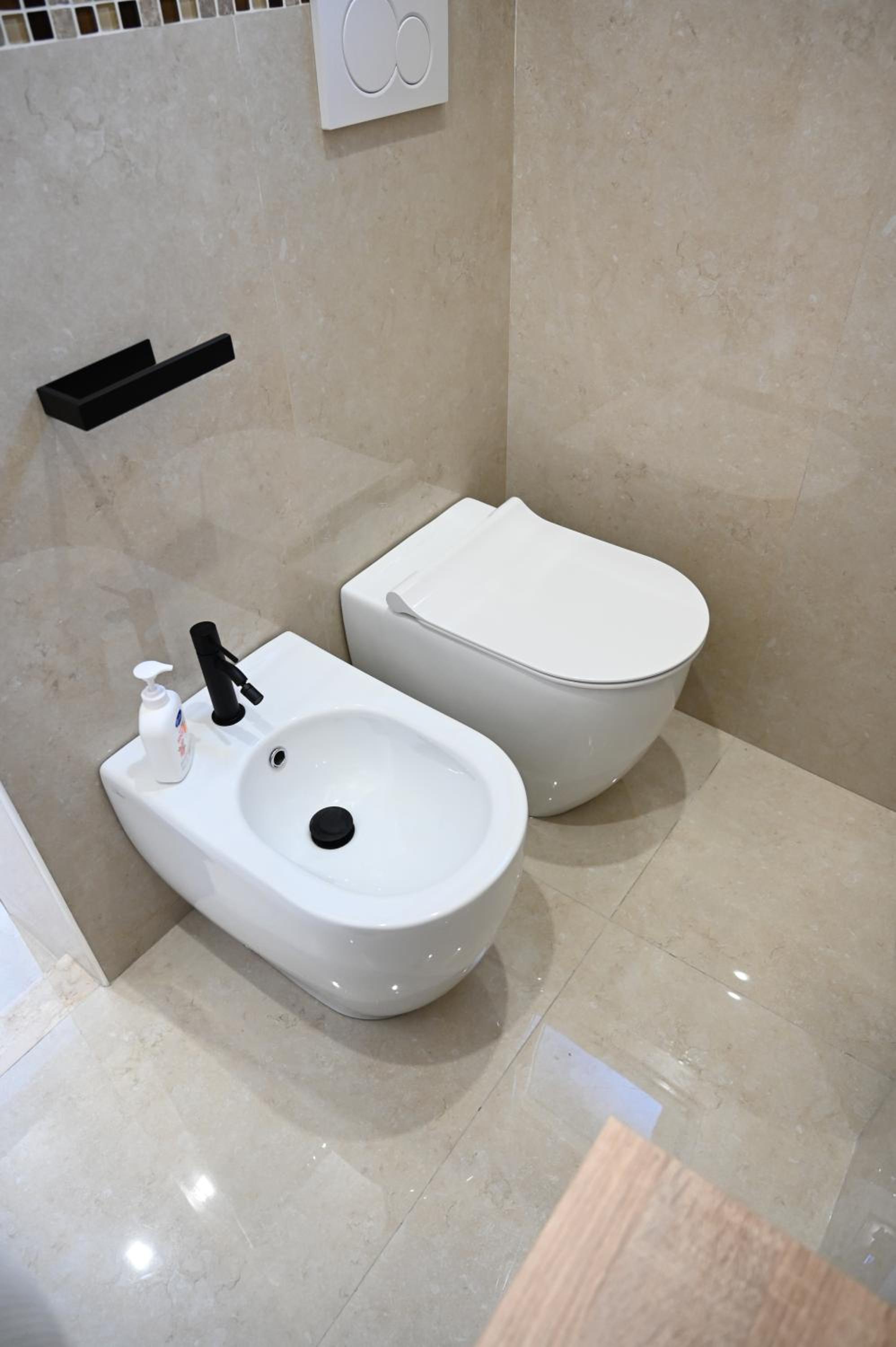 Perla Marina Acitrezza en Acitrezza — bathroom