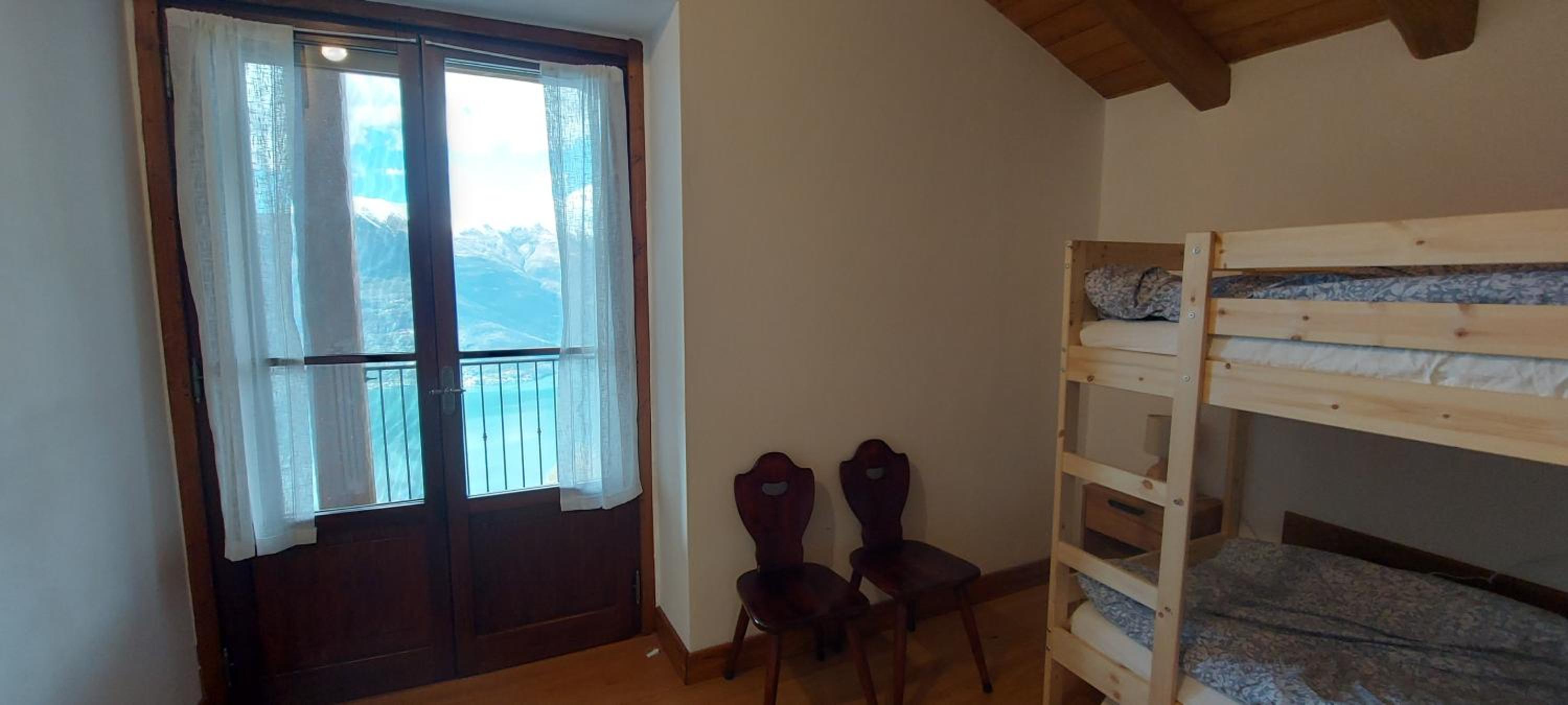 Photo 33