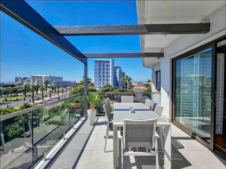 Beach Front Bliss + Inverter+parking view 4