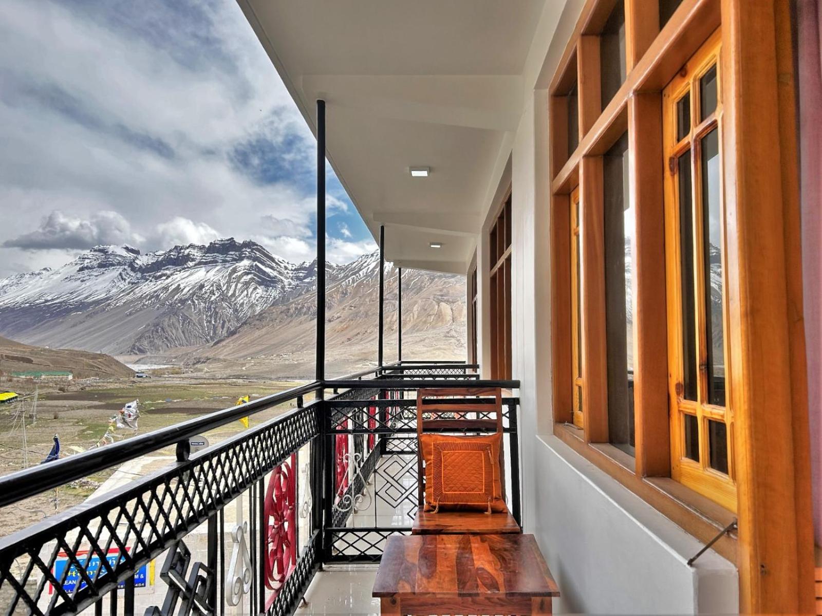 Hotel White House view 3