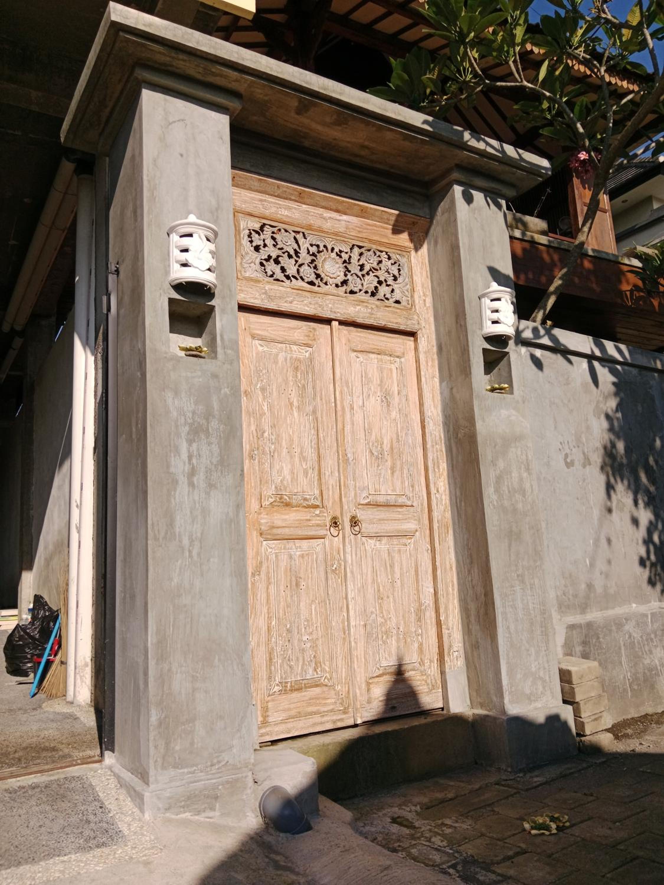 SUNRISE HOUSE