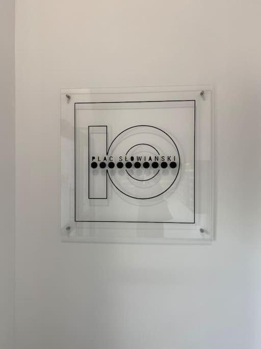Plac Słowiański 10 - Silver