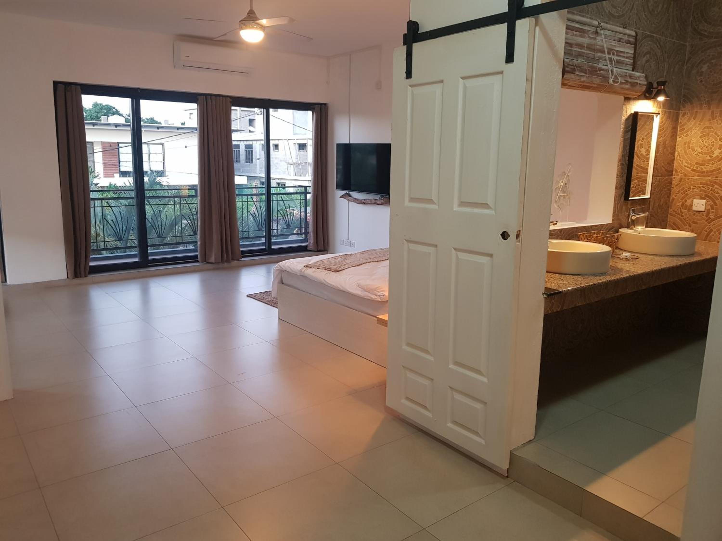 Villas Rocher - Deluxe Suite 2A view 5