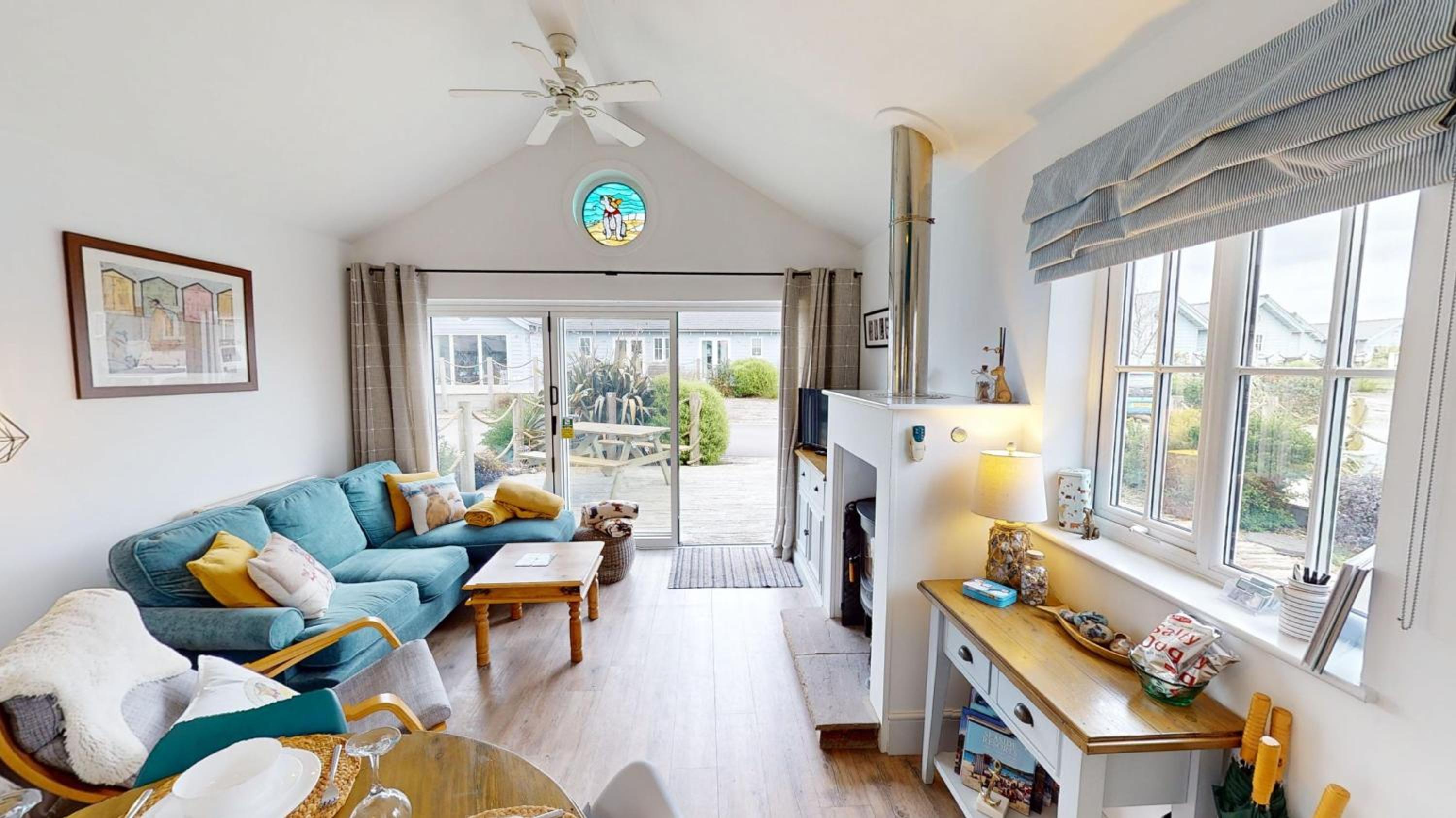 Salty Dog, The Bay, 2 bedrooms with ensuites, parking for 2 cars, 2 dogs welcome view 4