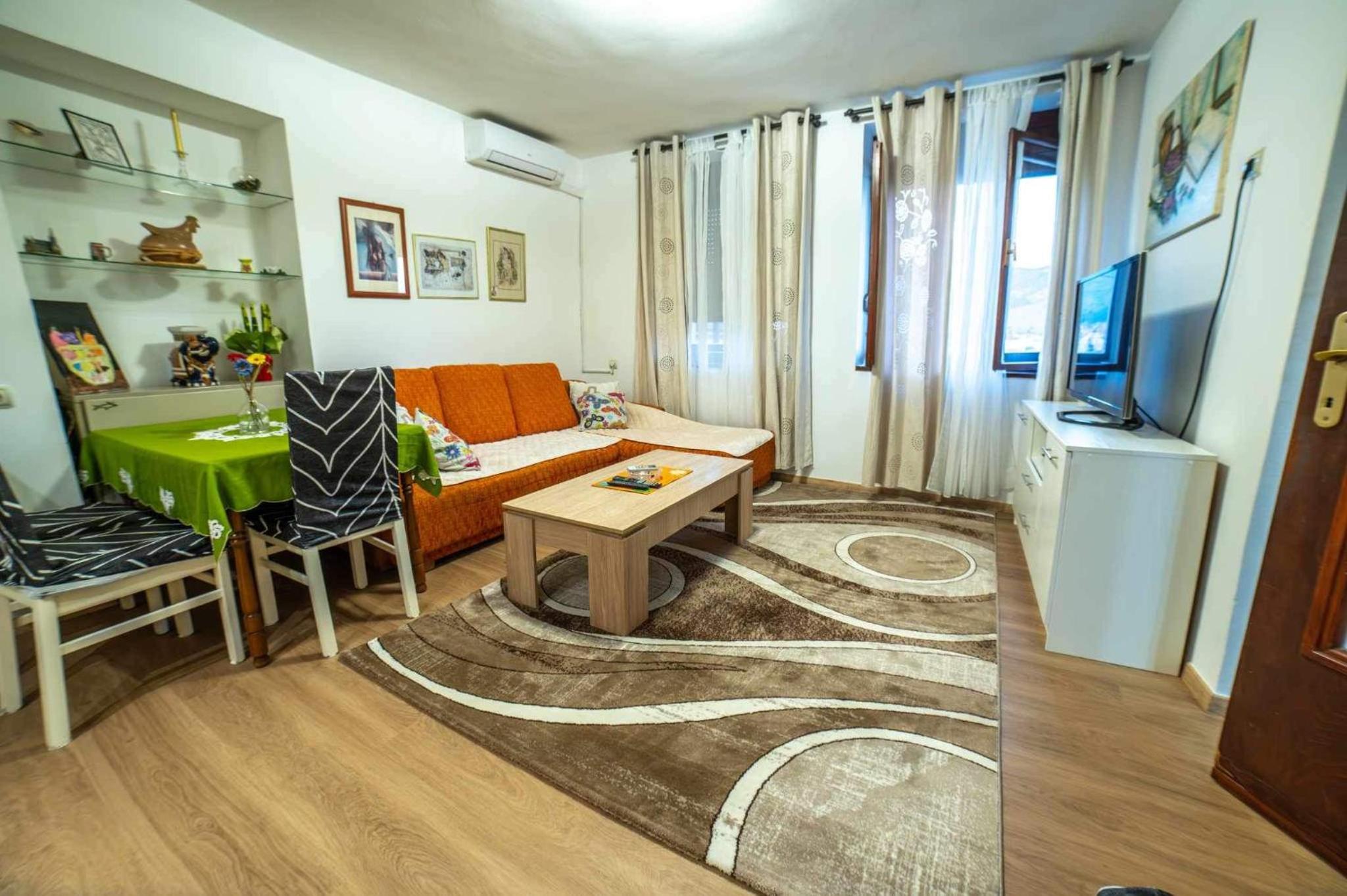Apartman GIF