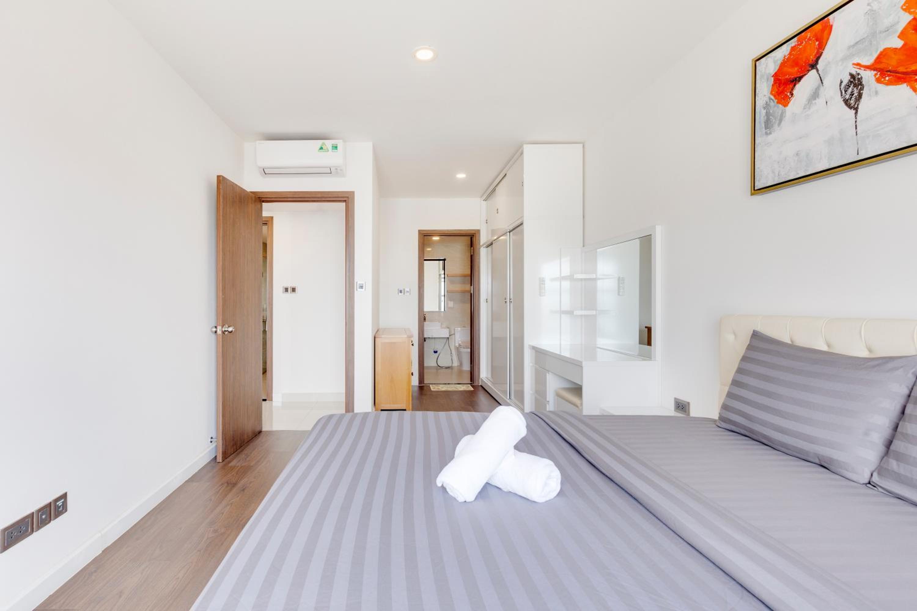 NU Saigon Apartment Service - center District 4