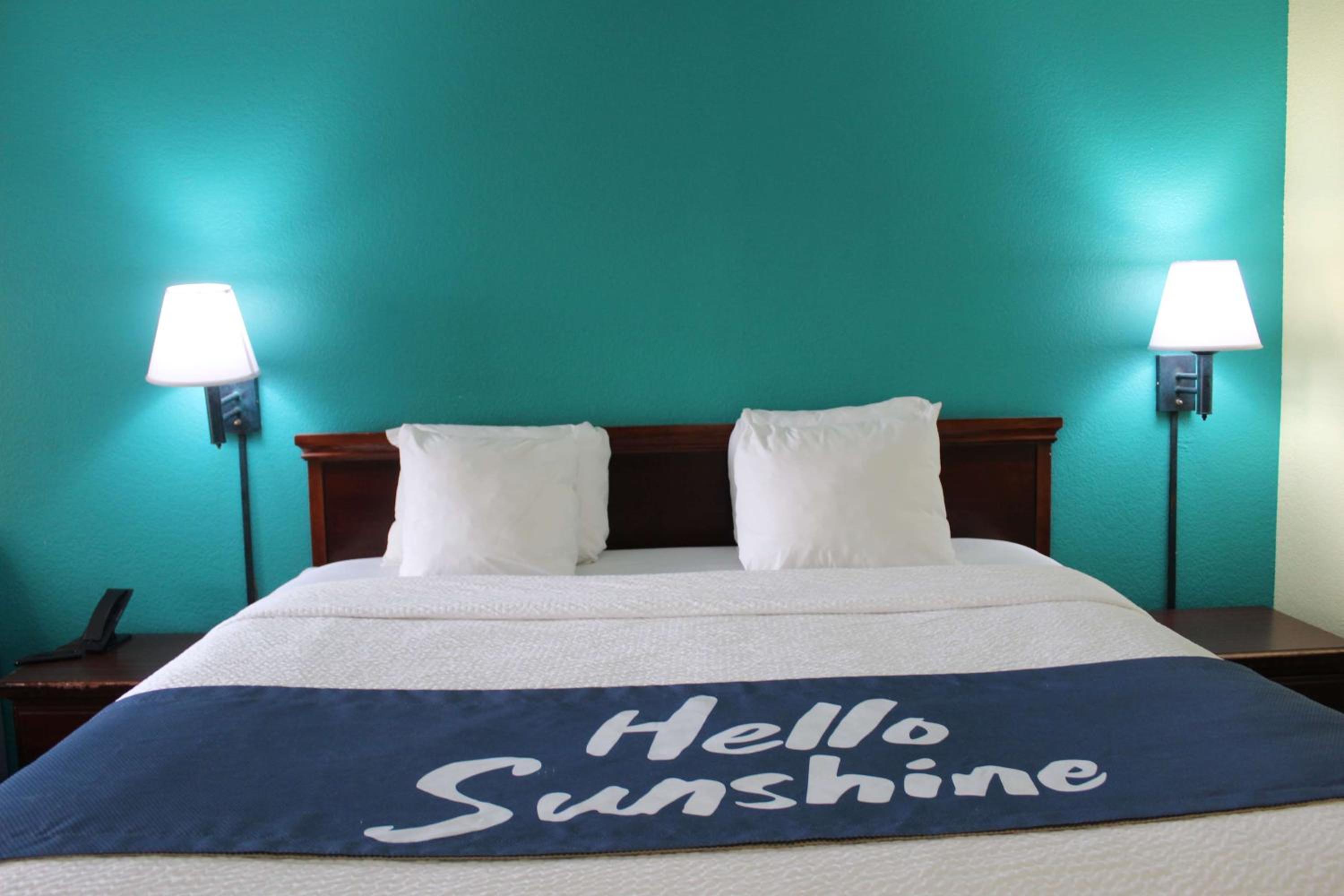 Marianna Vacations - Days Inn by Wyndham Marianna - Property Image 71