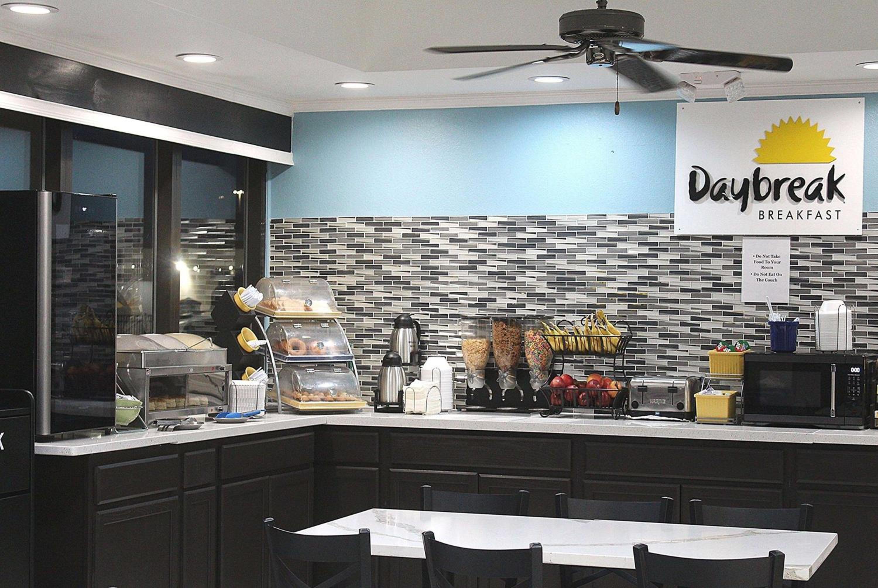 Marianna Vacations - Days Inn by Wyndham Marianna - Property Image 29