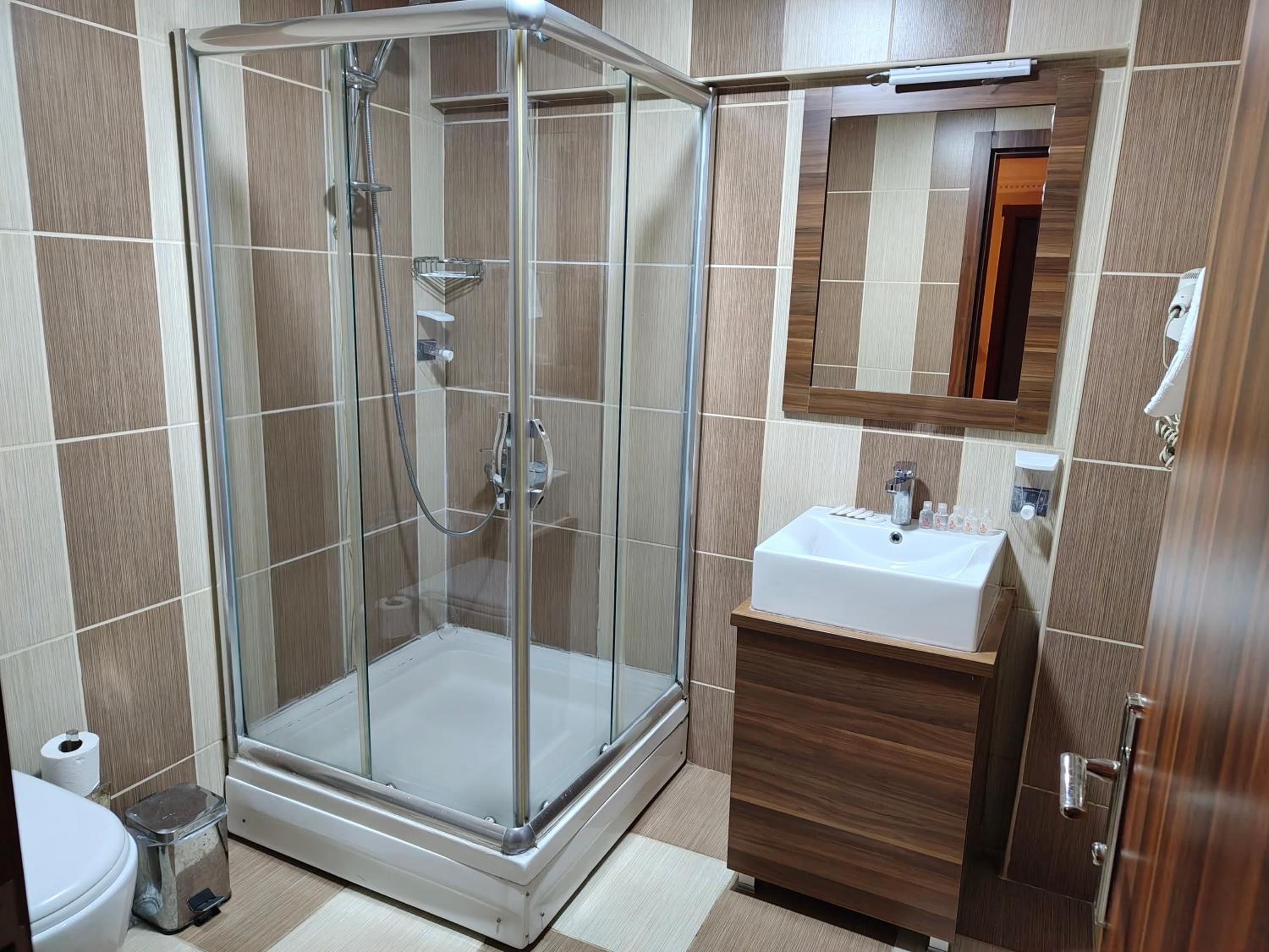 Hotel Bazaar becomes Bazaar Otel. - Image 70