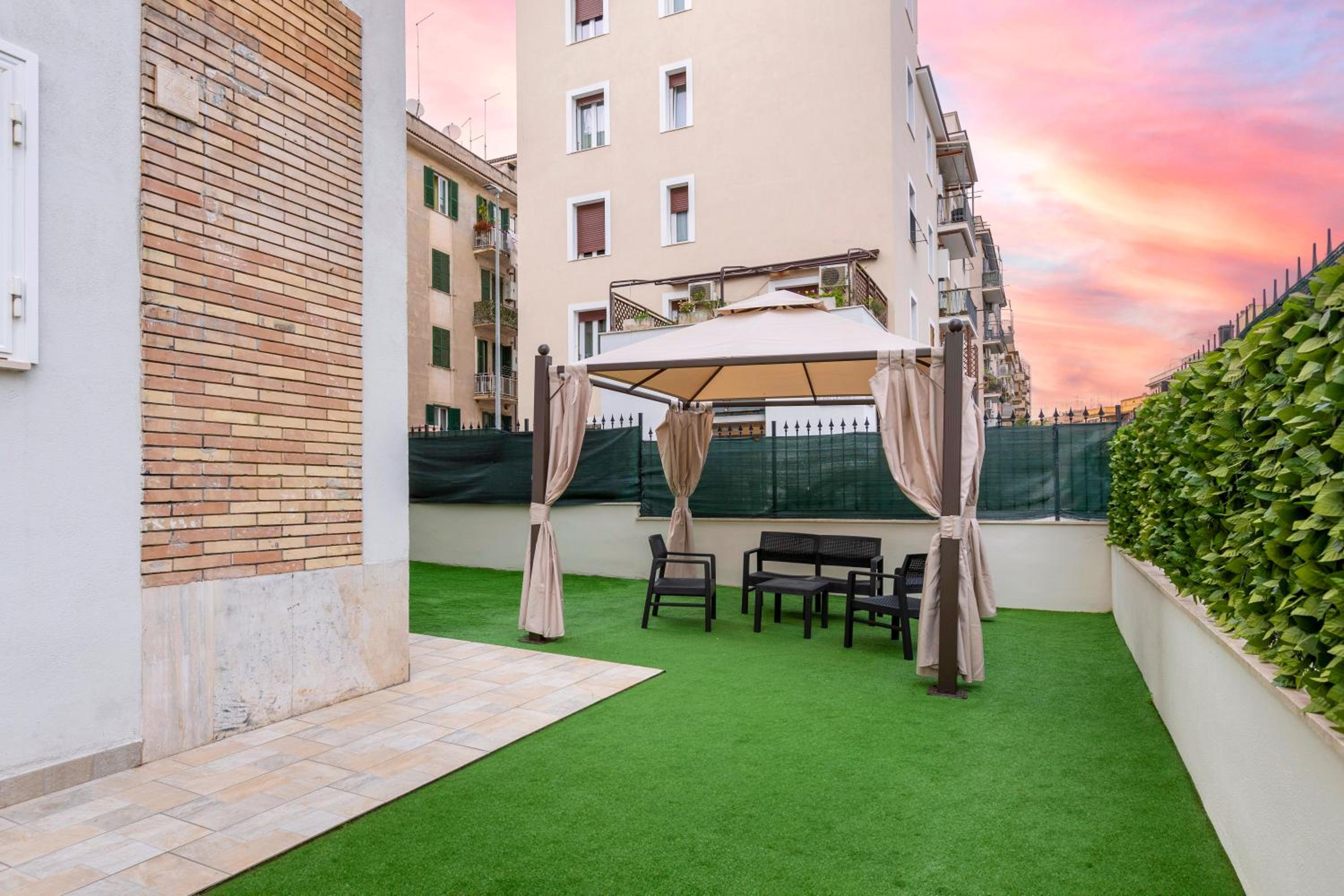 Luciano Secret Garden Apartment