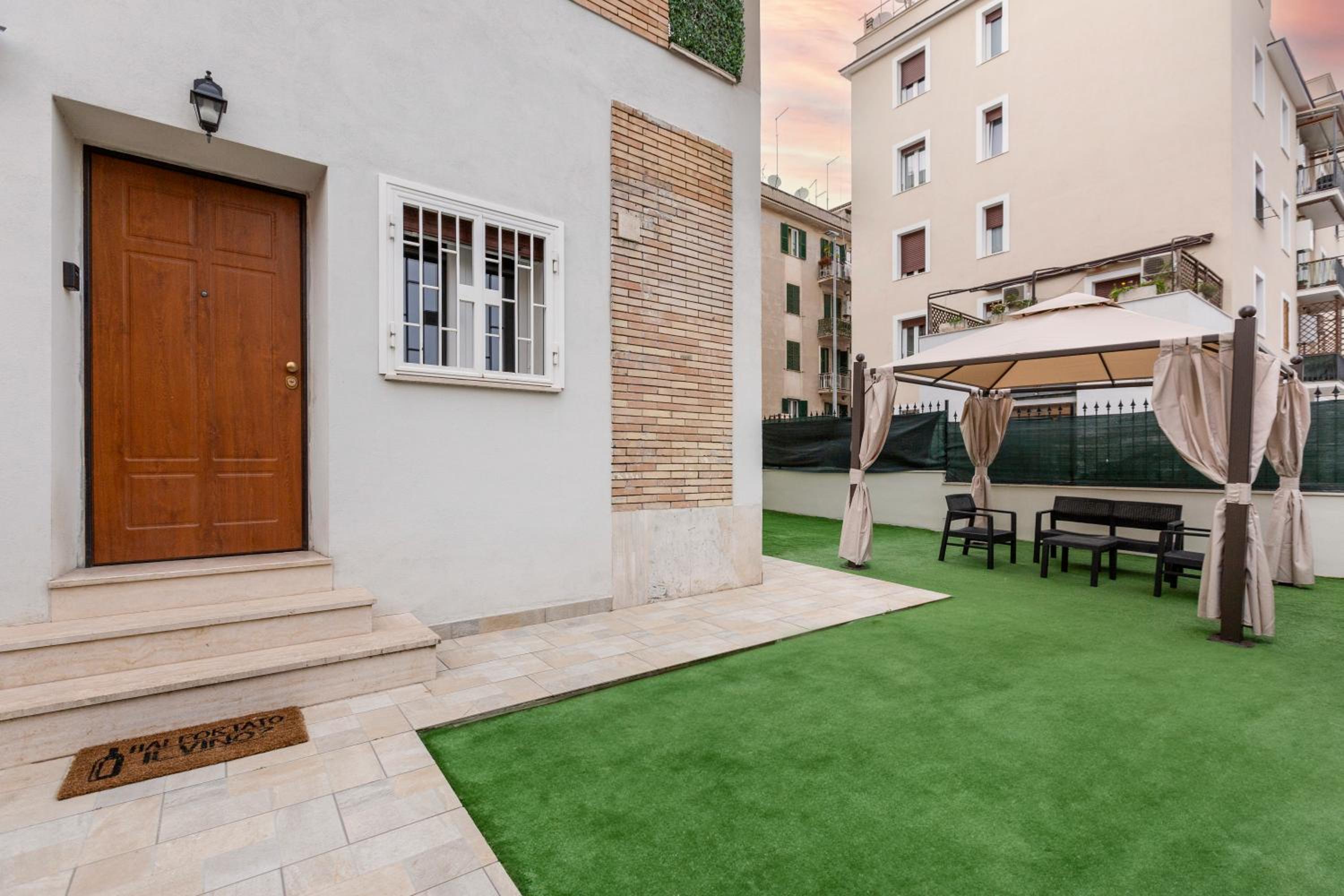 Luciano Secret Garden Apartment