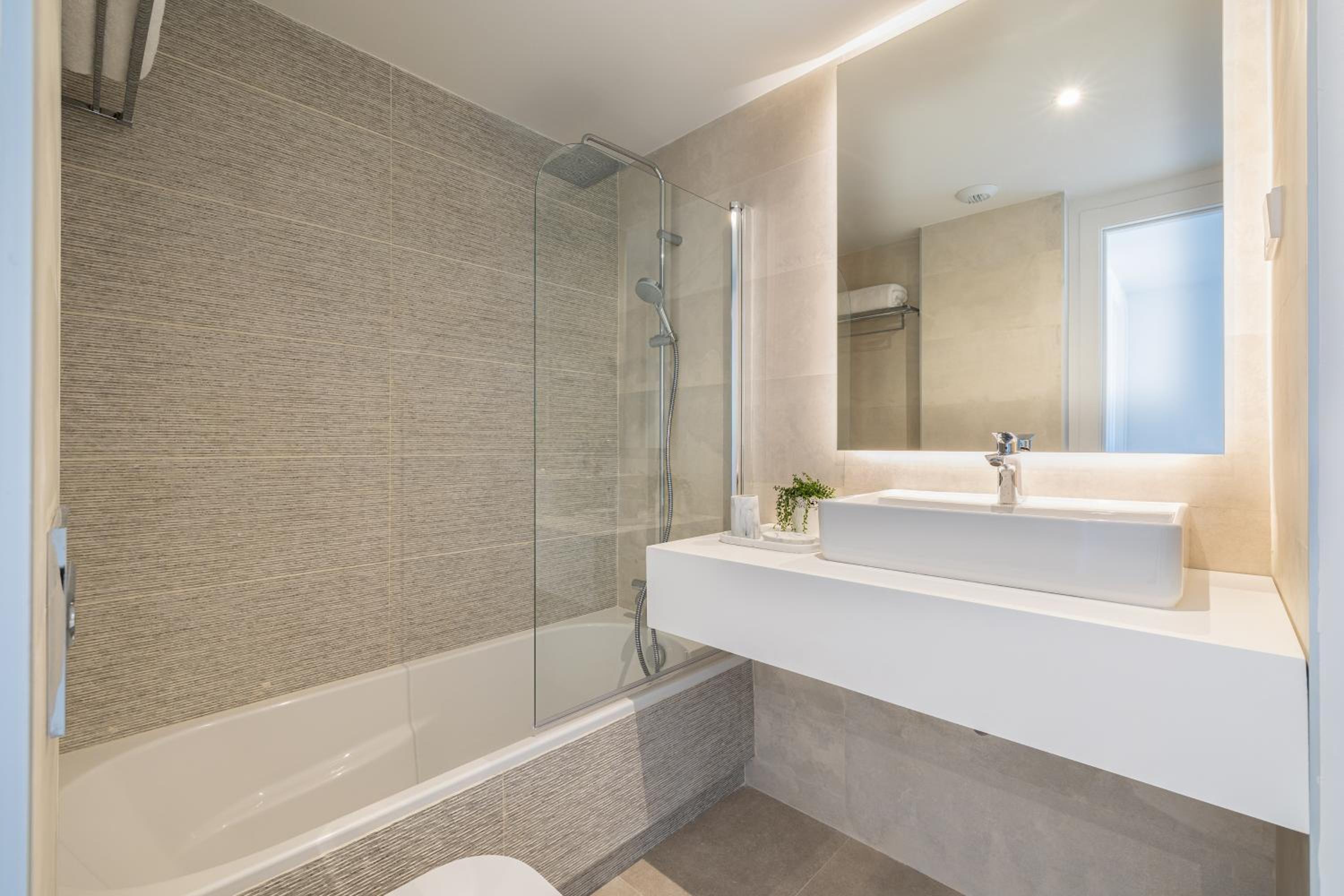 Luxury House Chaparral Golf E70 by AORA STAY