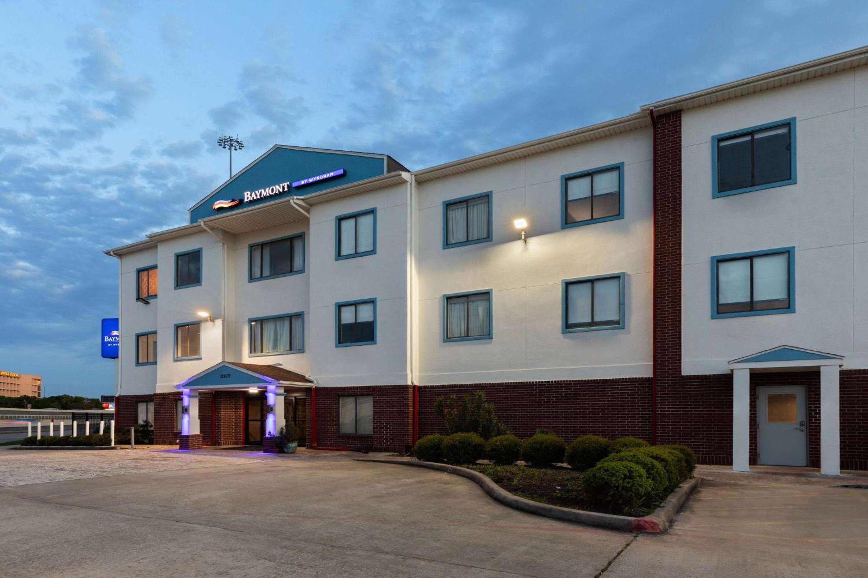 Hotel Baymont by Wyndham Houston Brookhollow