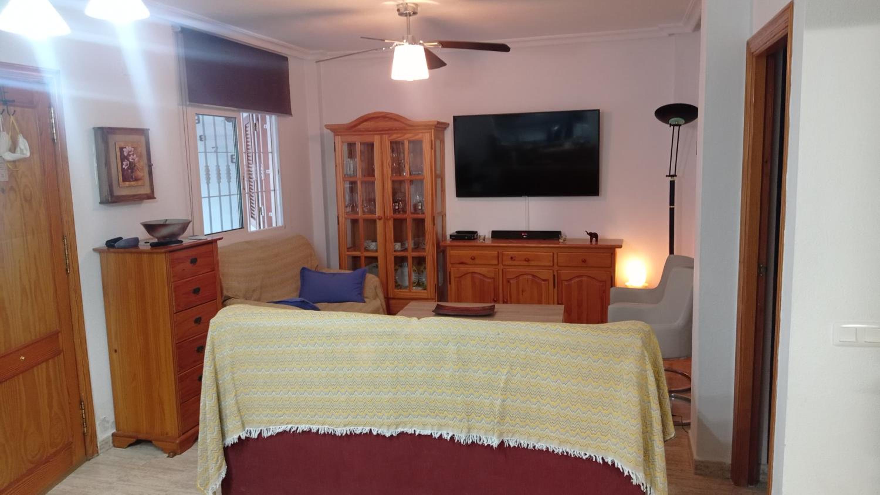 Chalet adosado en RIOMAR-3, urbanización residencial privada