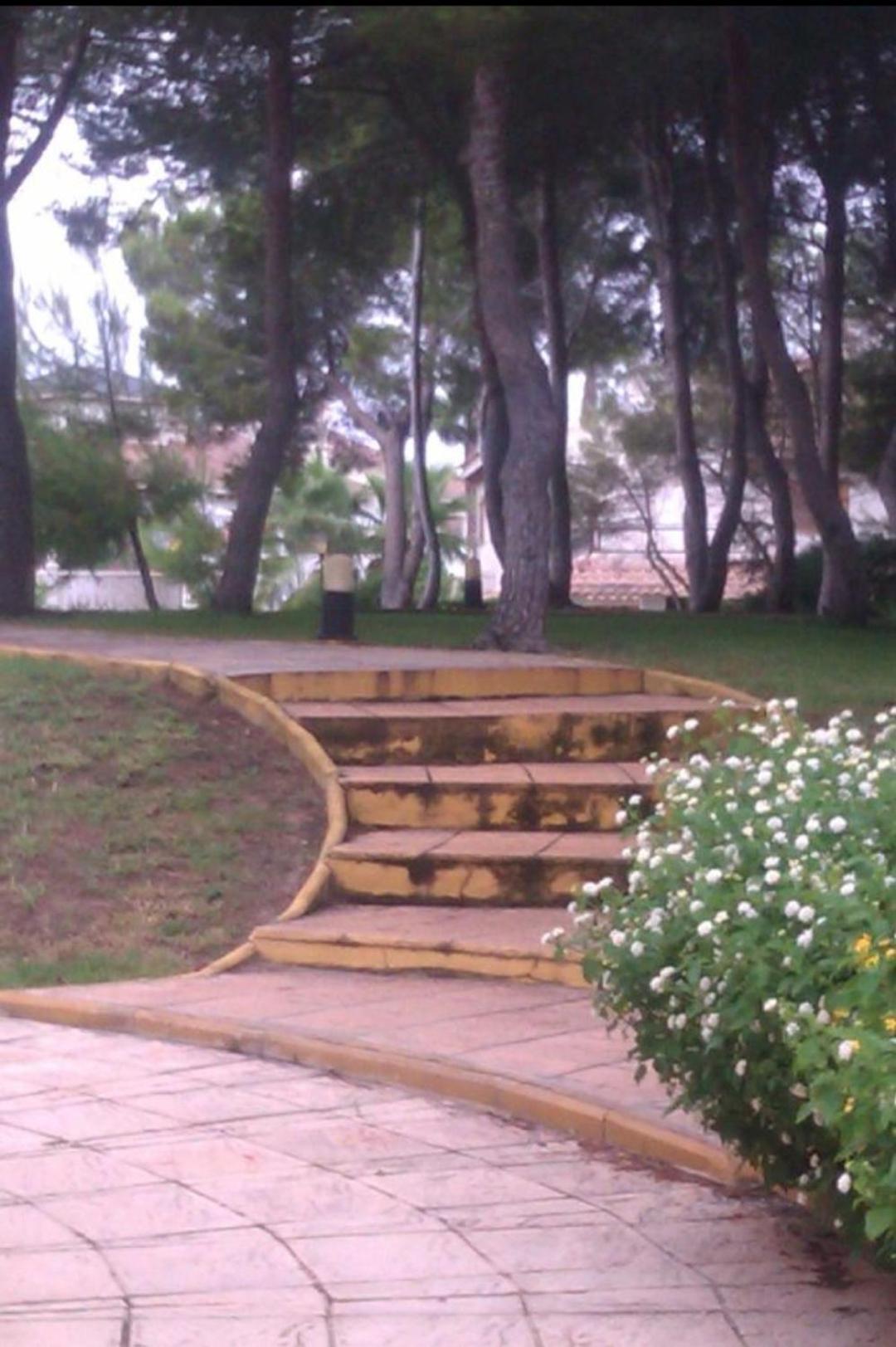 Chalet adosado en RIOMAR-3, urbanización residencial privada