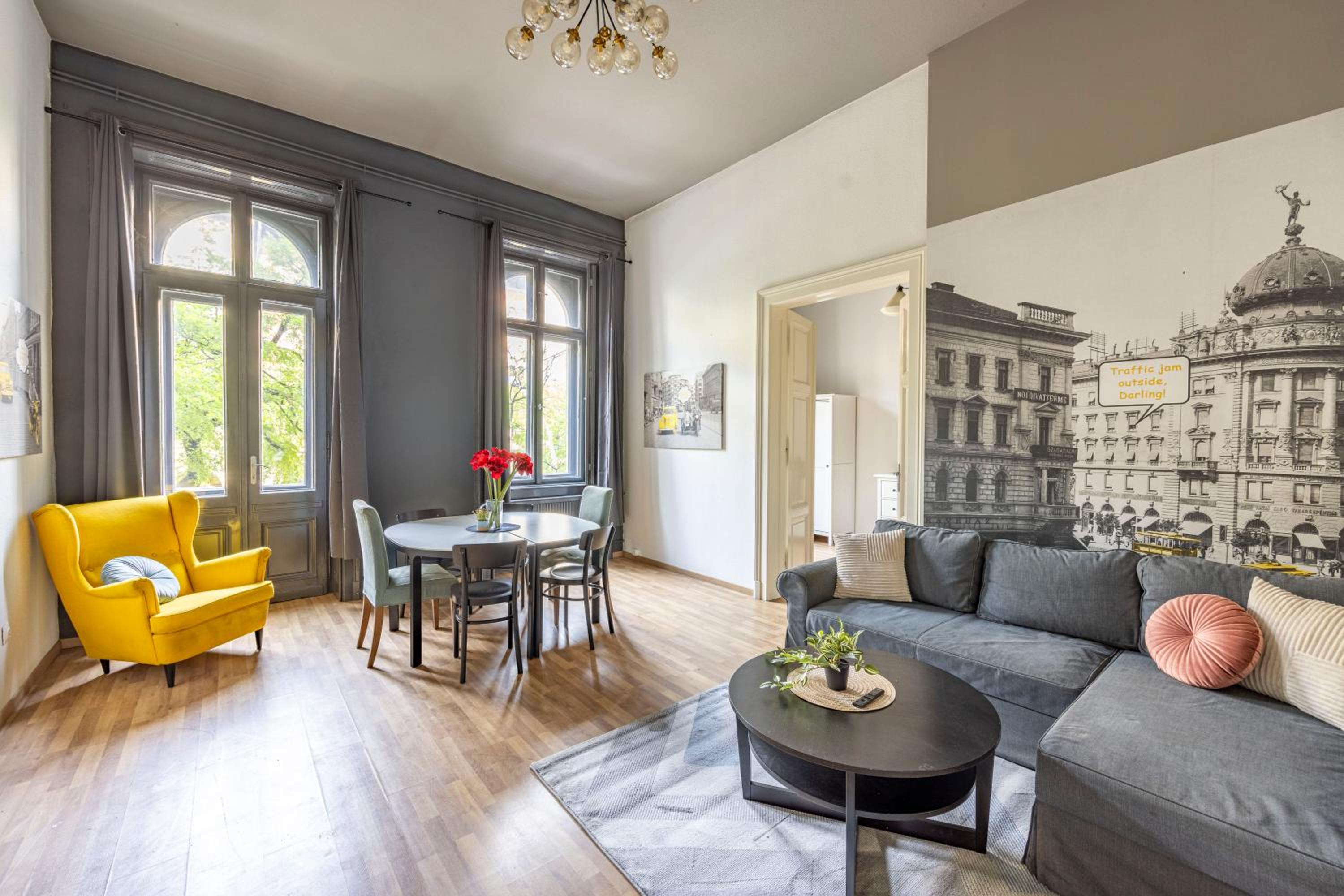 Cozy & Nostalgic Budapest Style Apartment in the Center