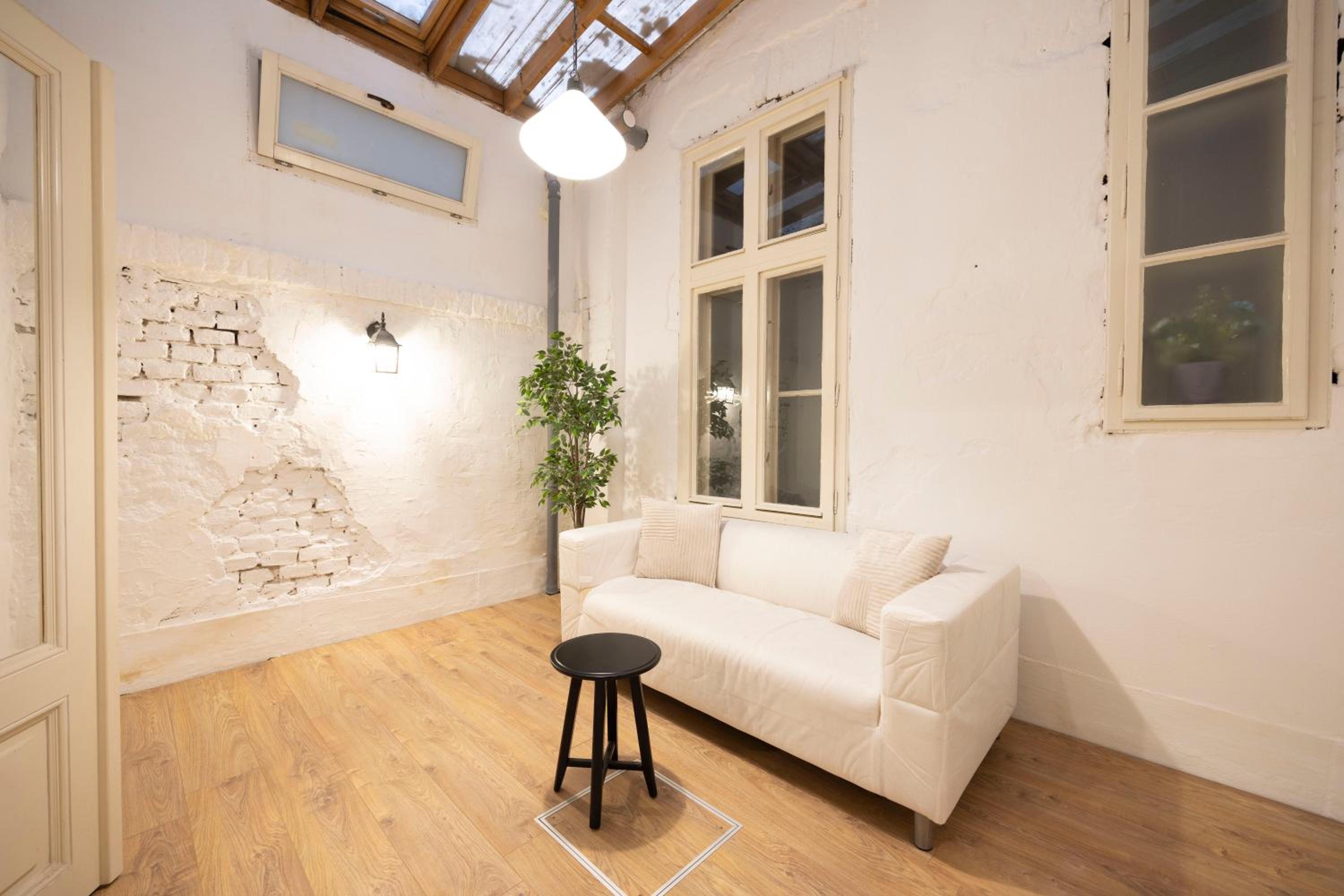 Cozy & Nostalgic Budapest Style Apartment in the Center