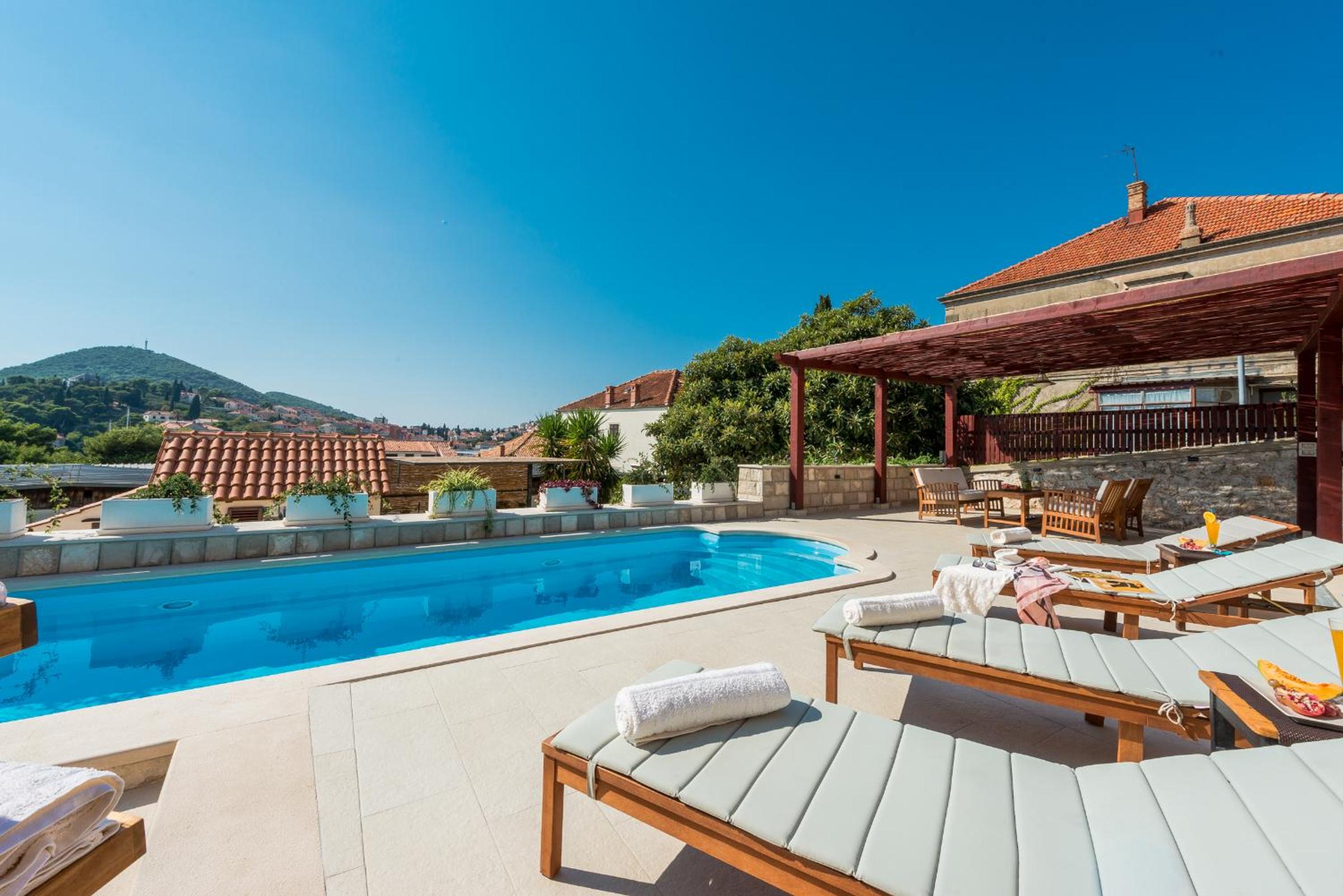 Apartments Miljas