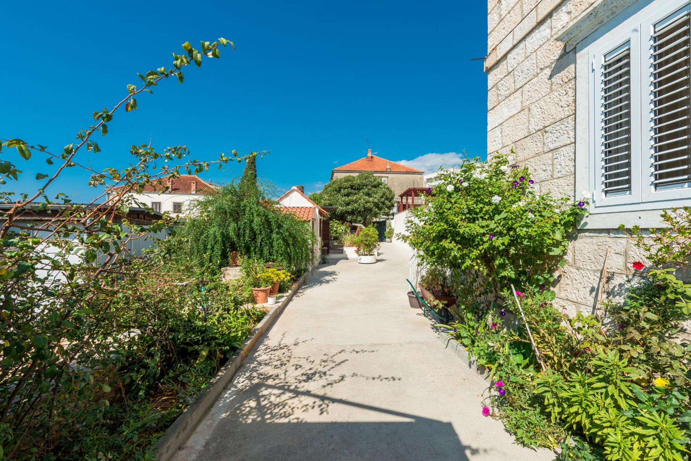 Apartments Miljas