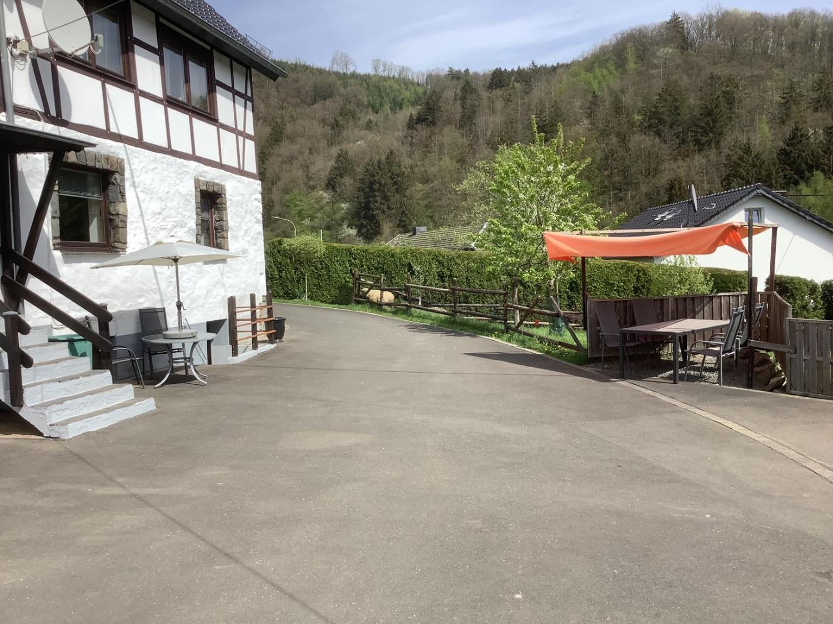 Berg Blick Eifler Bauernhaus modern restauriert