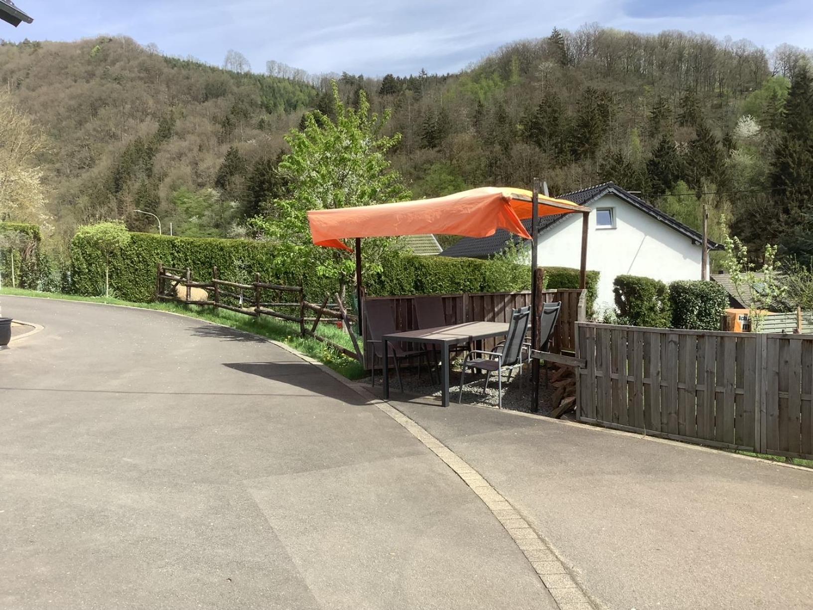 Berg Blick Eifler Bauernhaus modern restauriert