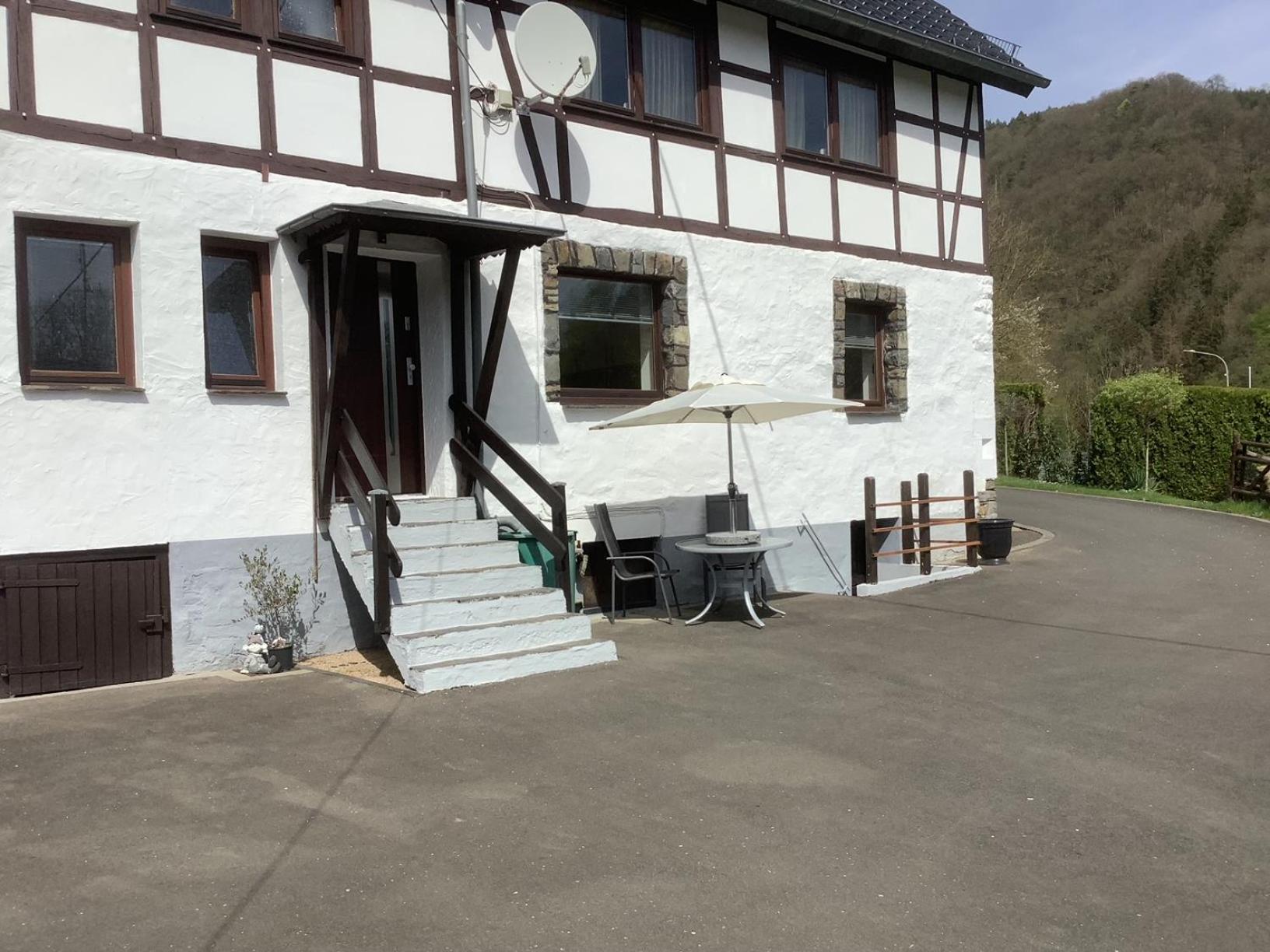 Berg Blick Eifler Bauernhaus modern restauriert