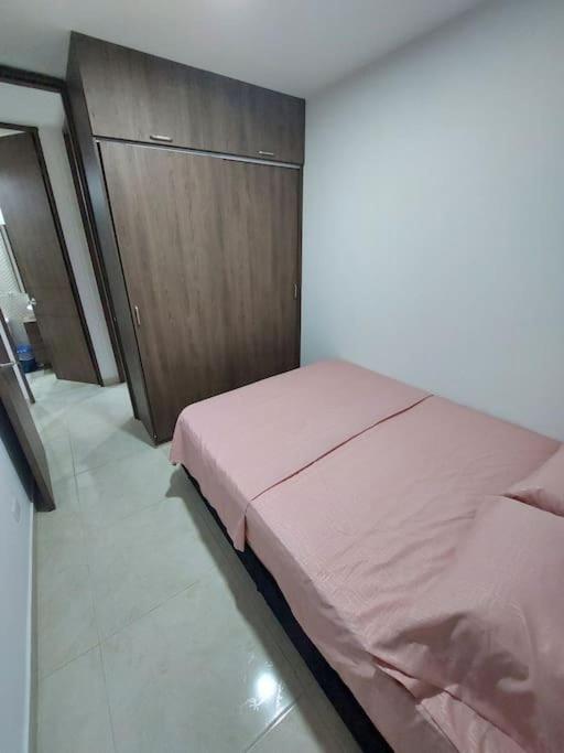Apartamento en condominio con piscina